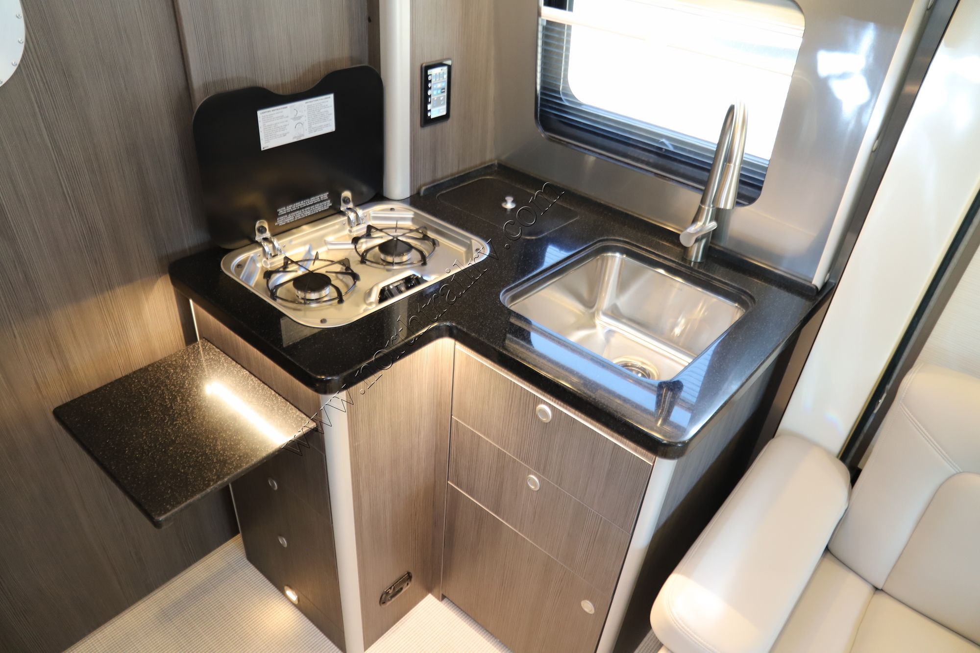 New 2022 Airstream Atlas MURPHY SUITE Class C  For Sale