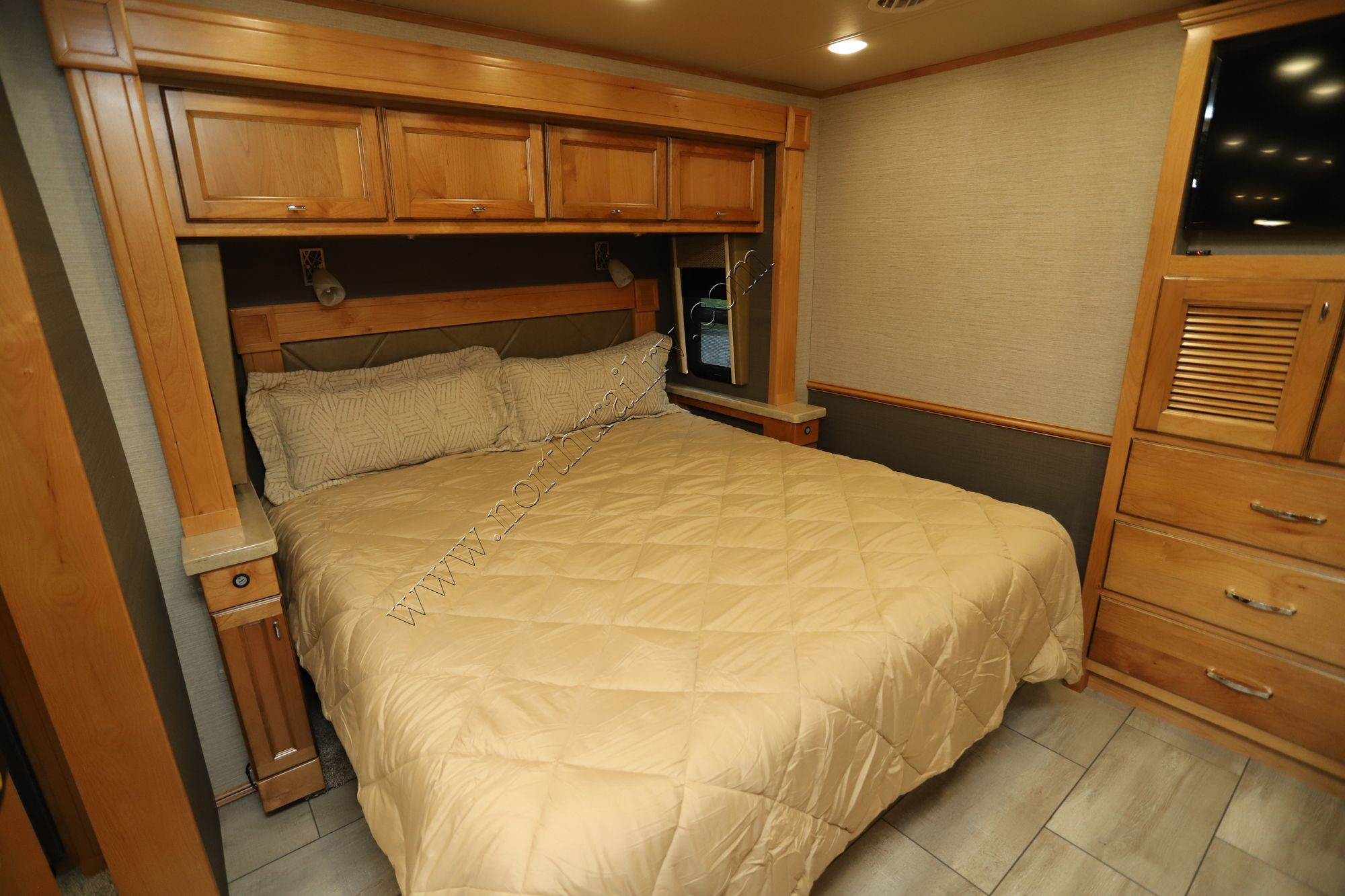 Used 2022 Tiffin Motor Homes Allegro 34PA Class A  For Sale