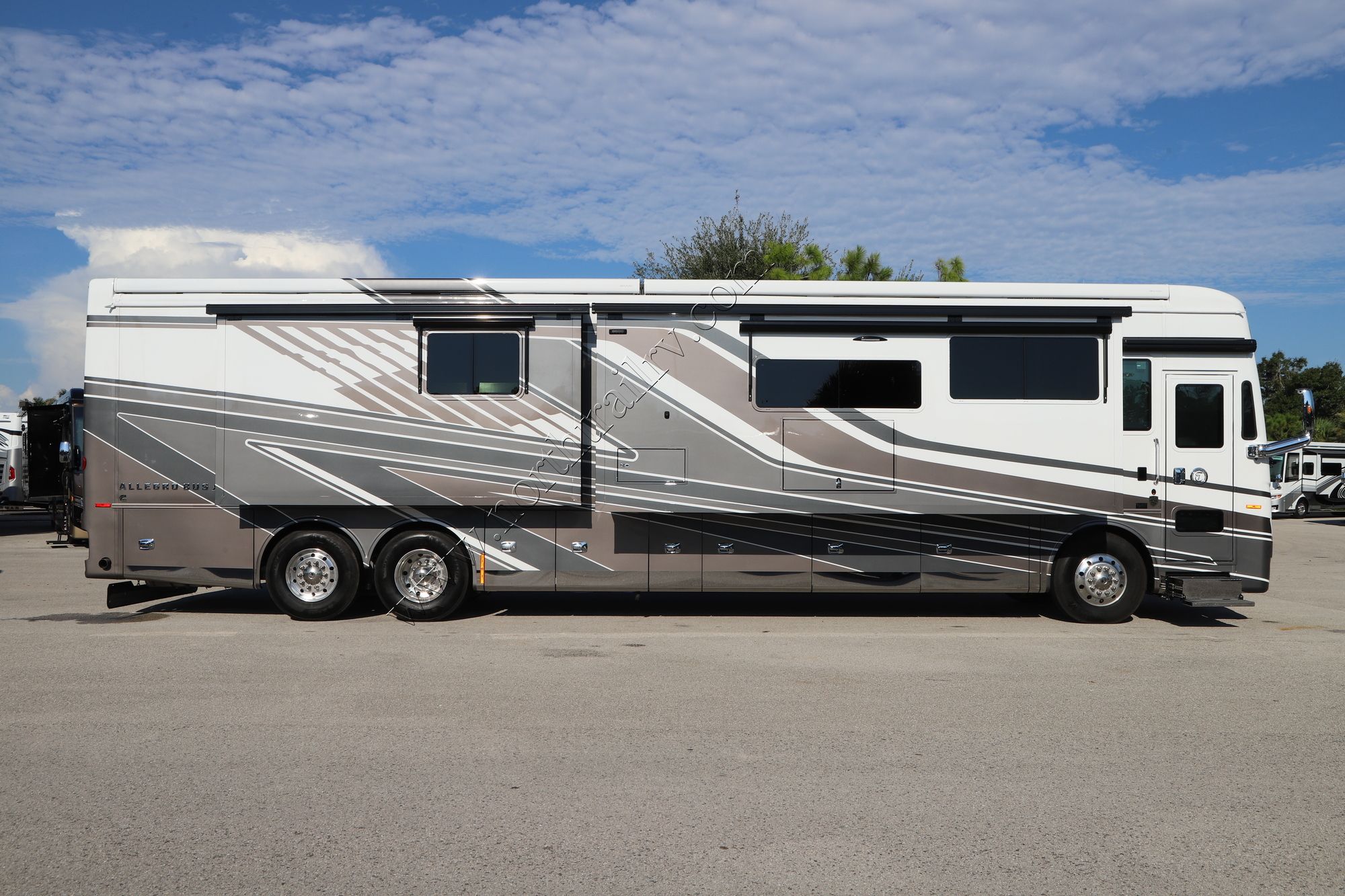 New 2023 Tiffin Motor Homes Allegro Bus 45OPP Class A  For Sale