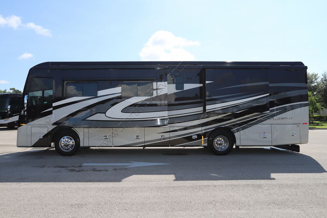2023 Tiffin Motor Homes Phaeton 37BH 15158