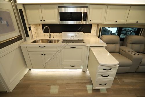 2023 Tiffin Motor Homes Phaeton 40IH