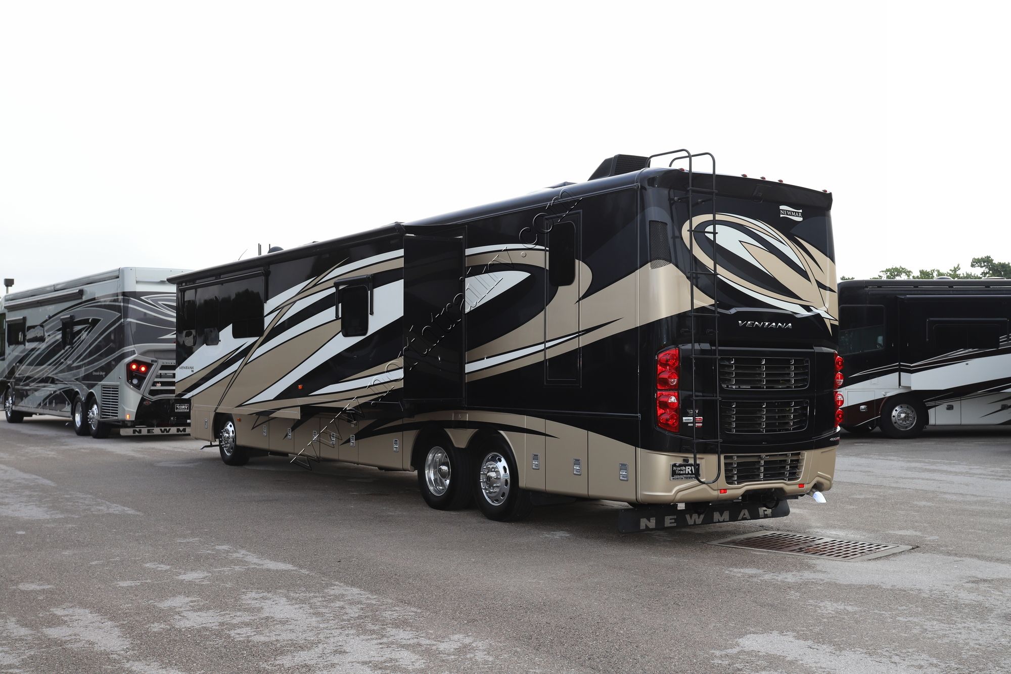 Used 2017 Newmar Ventana 4369 Class A  For Sale