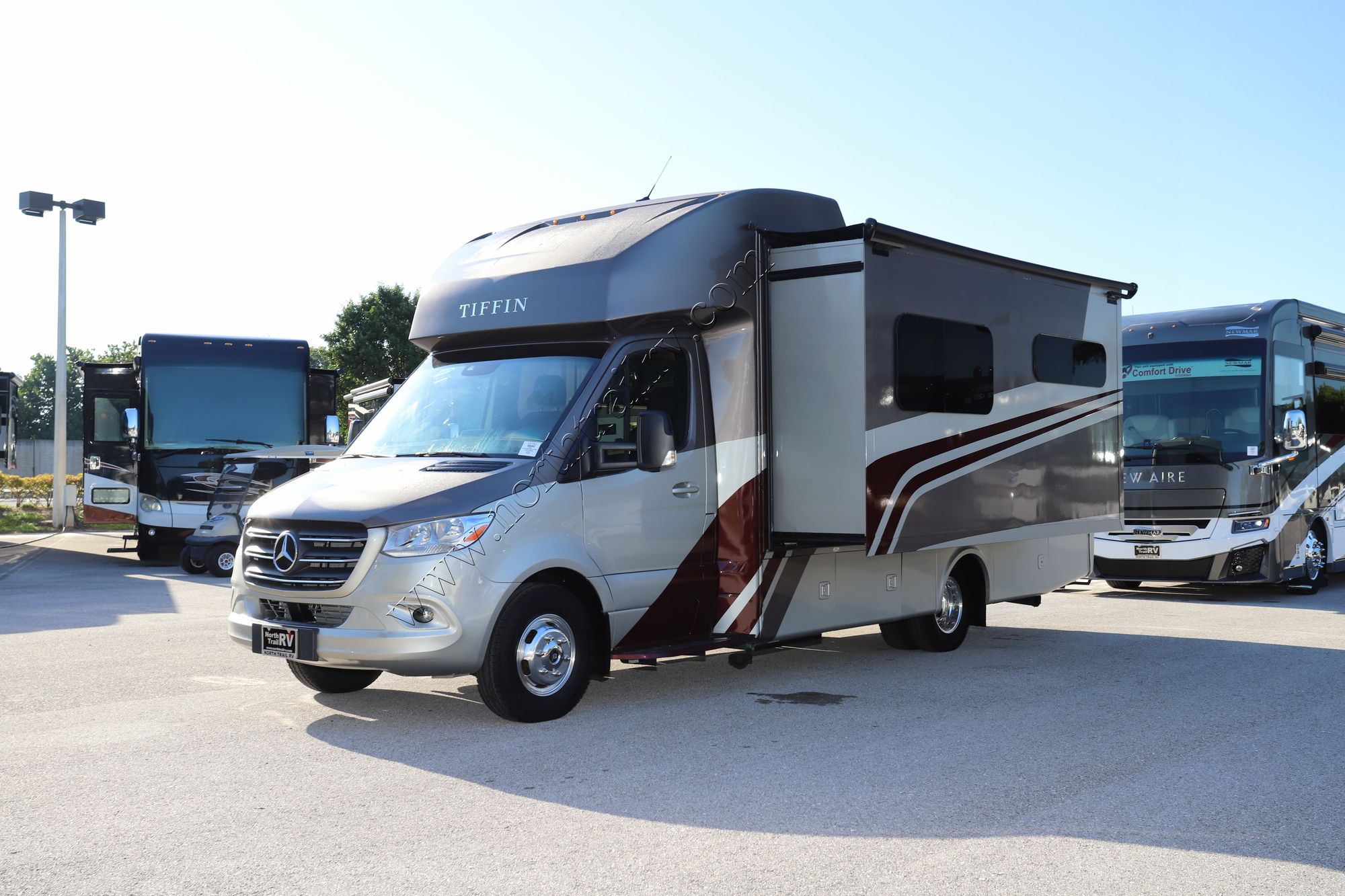 New 2023 Tiffin Motor Homes Wayfarer 25RW Class C  For Sale