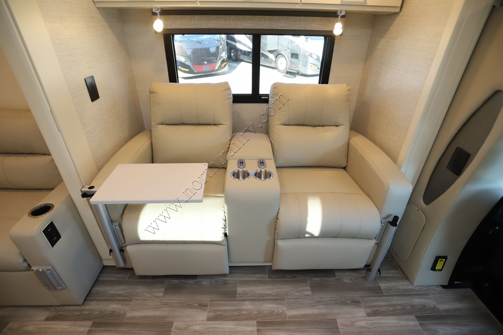 New 2023 Tiffin Motor Homes Wayfarer 25RW Class C  For Sale