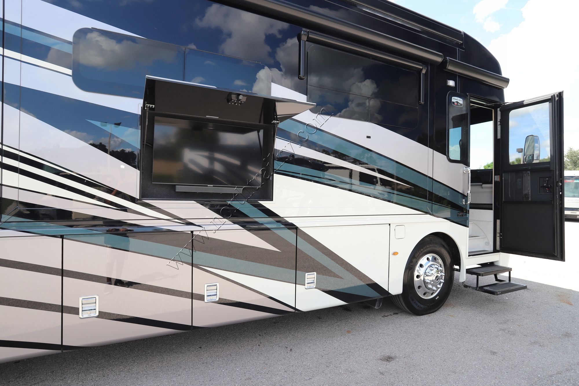 New 2023 Newmar Ventana 4369 Class A  For Sale