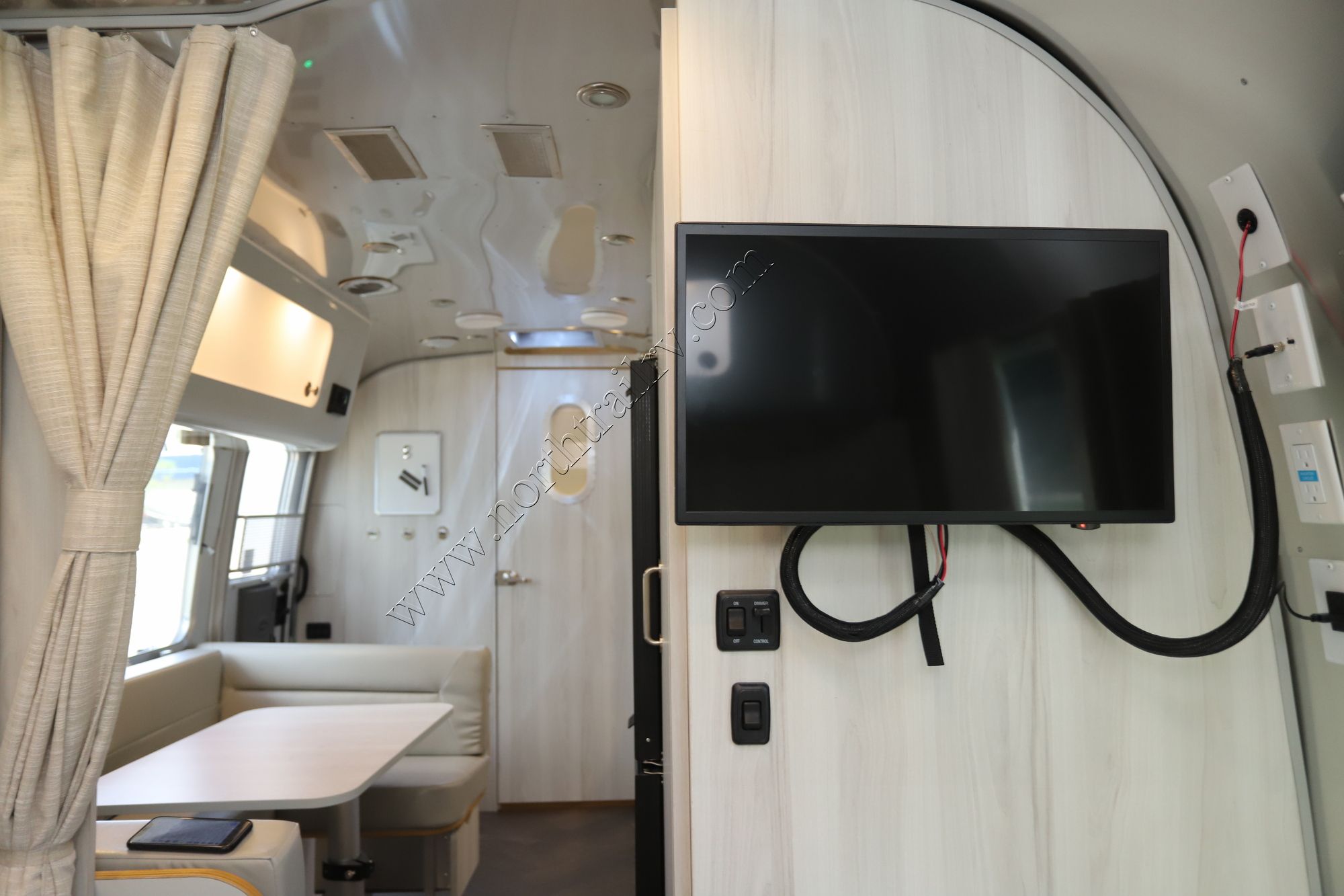 New 2023 Airstream International 23FB Travel Trailer  For Sale