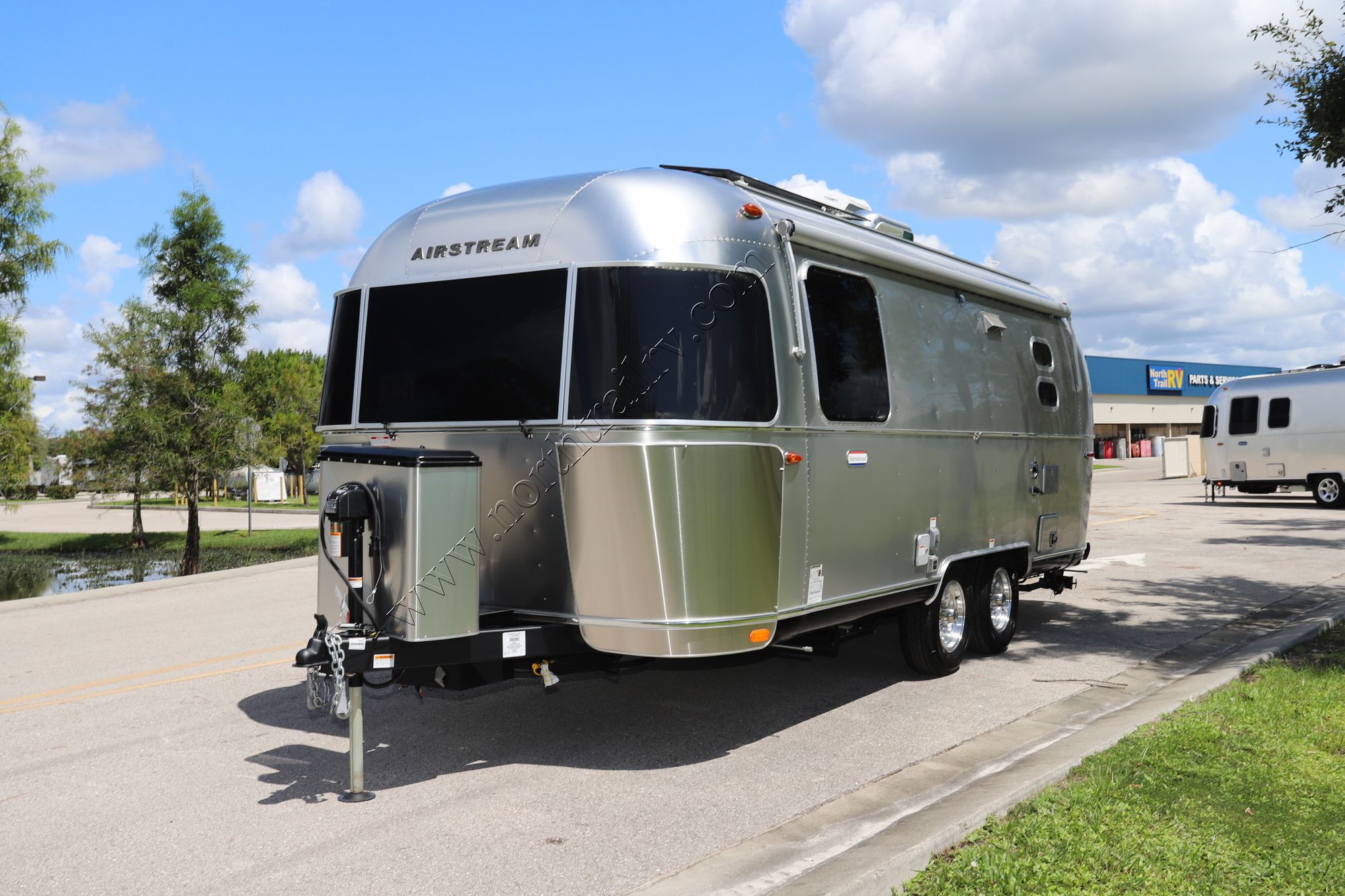 New 2023 Airstream International 23FB Travel Trailer  For Sale