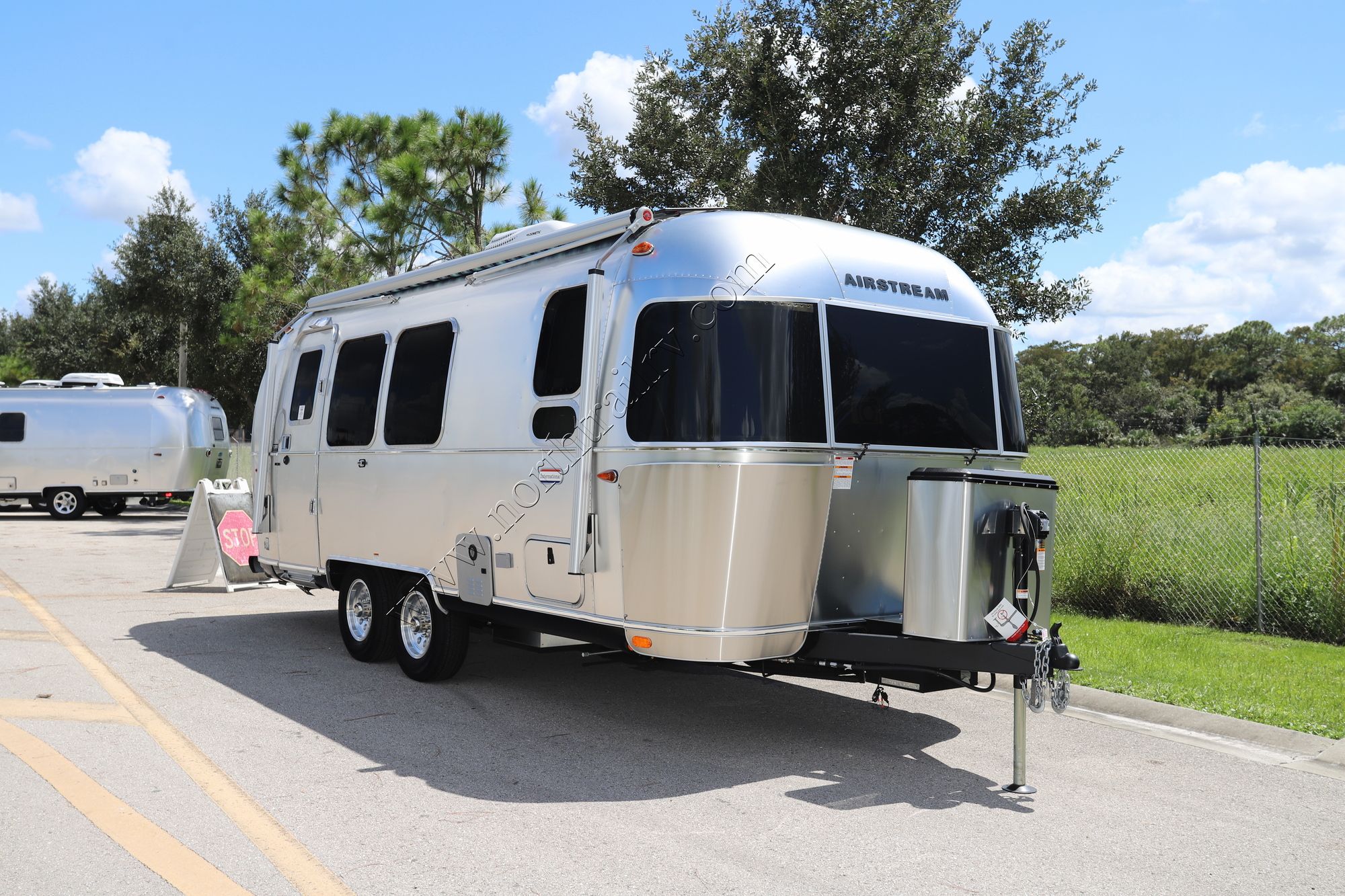 New 2023 Airstream International 23FB Travel Trailer  For Sale