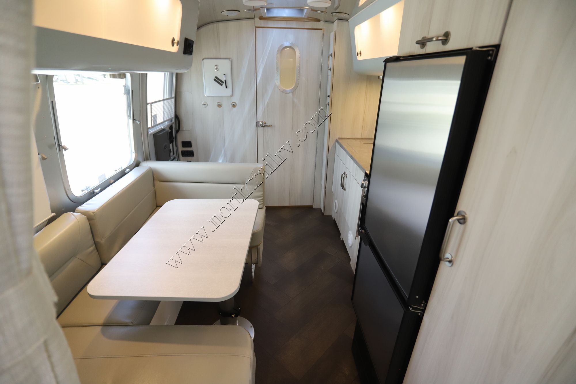 New 2023 Airstream International 23FB Travel Trailer  For Sale