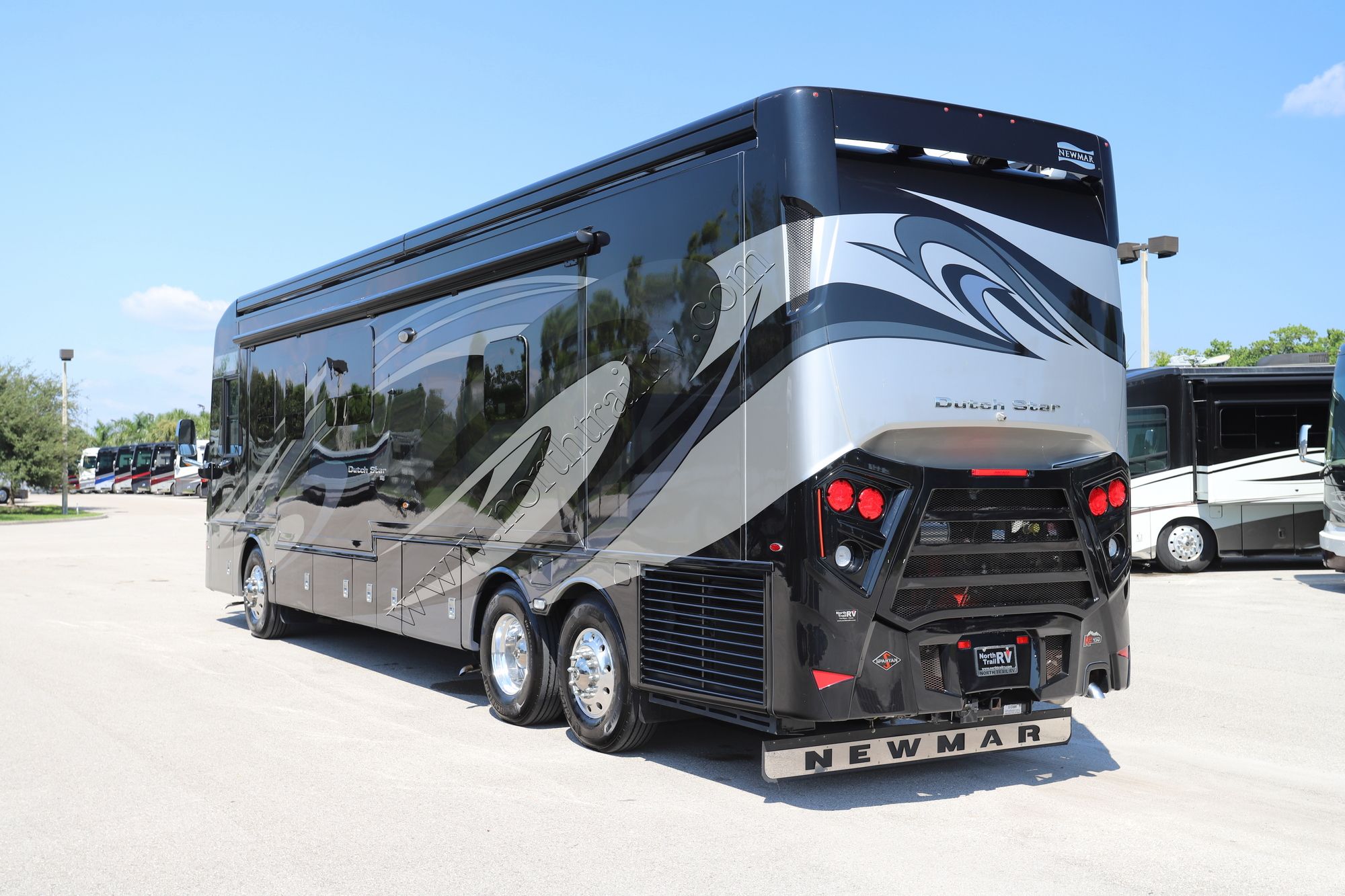 Used 2019 Newmar Dutch Star 4018 Class A  For Sale