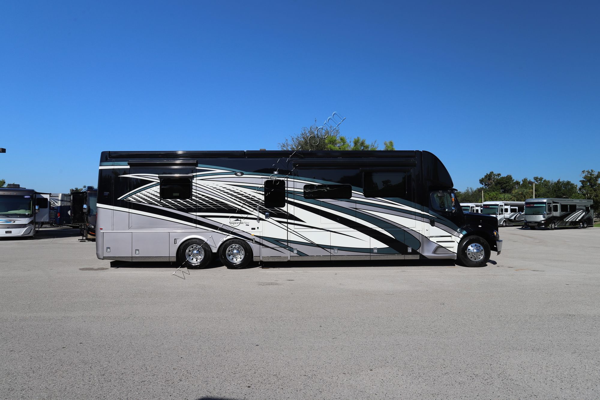 New 2022 Newmar Supreme Aire 4575 Super C  For Sale