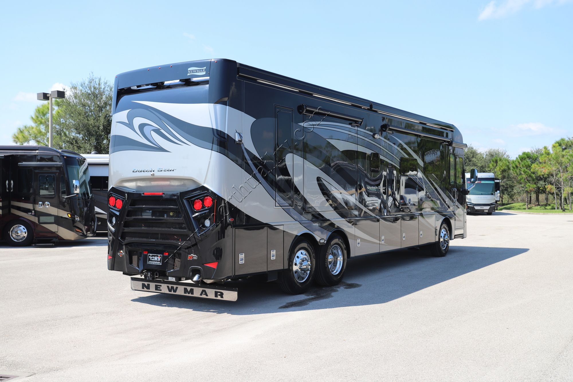 Used 2019 Newmar Dutch Star 4018 Class A  For Sale