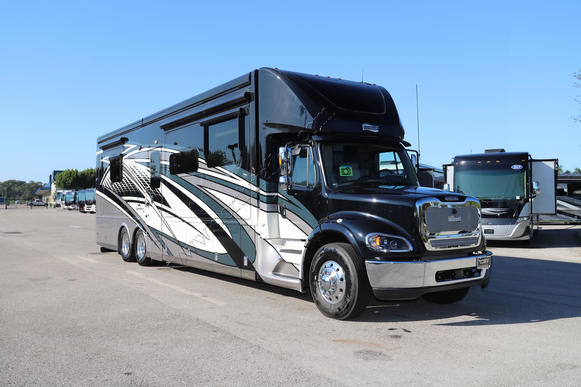 New 2022 Newmar Supreme Aire 4575 Super C  For Sale