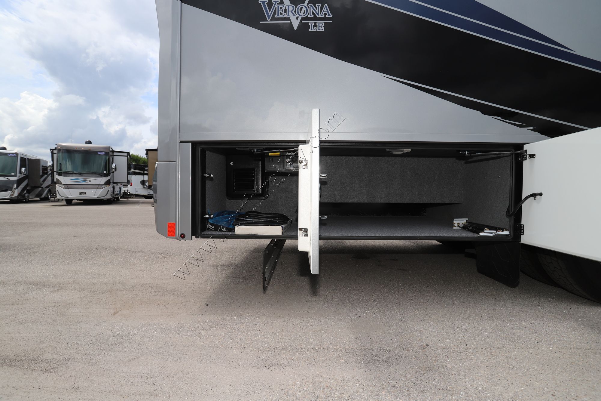 New 2023 Renegade Rv Verona Le 38LDG Super C  For Sale