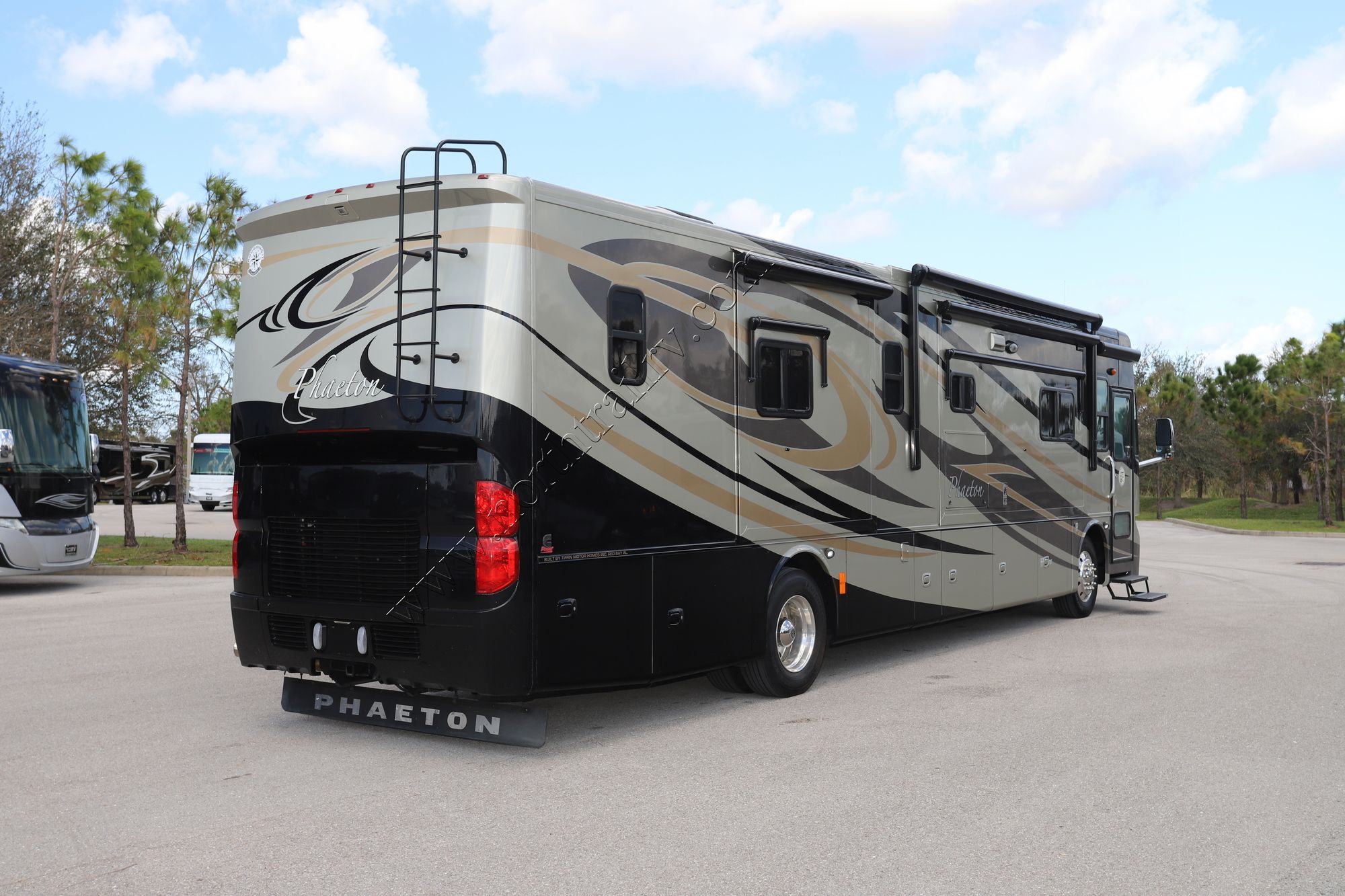 Used 2012 Tiffin Motor Homes Phaeton 40QBH Class A  For Sale