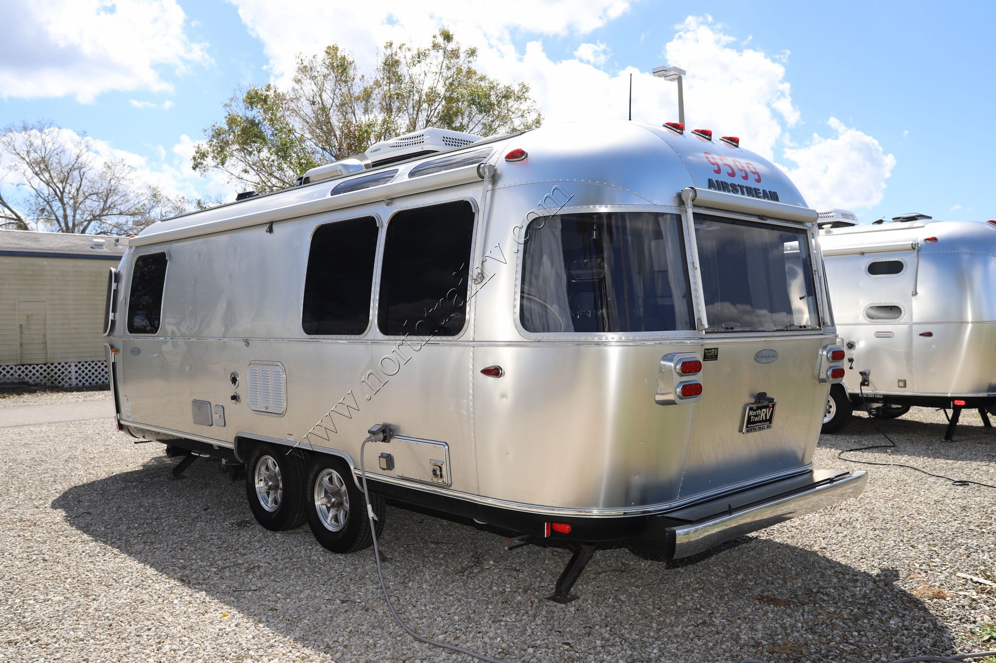 Used 2018 Airstream Flying Cloud 25FB Travel Trailer  For Sale