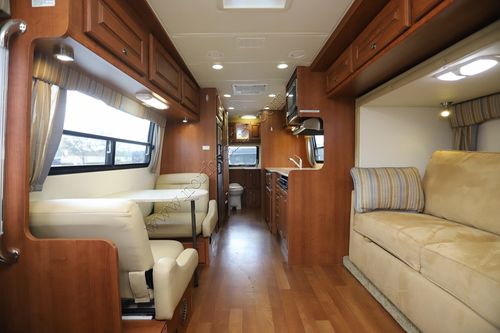 2013 Coach House Platinum 261XL