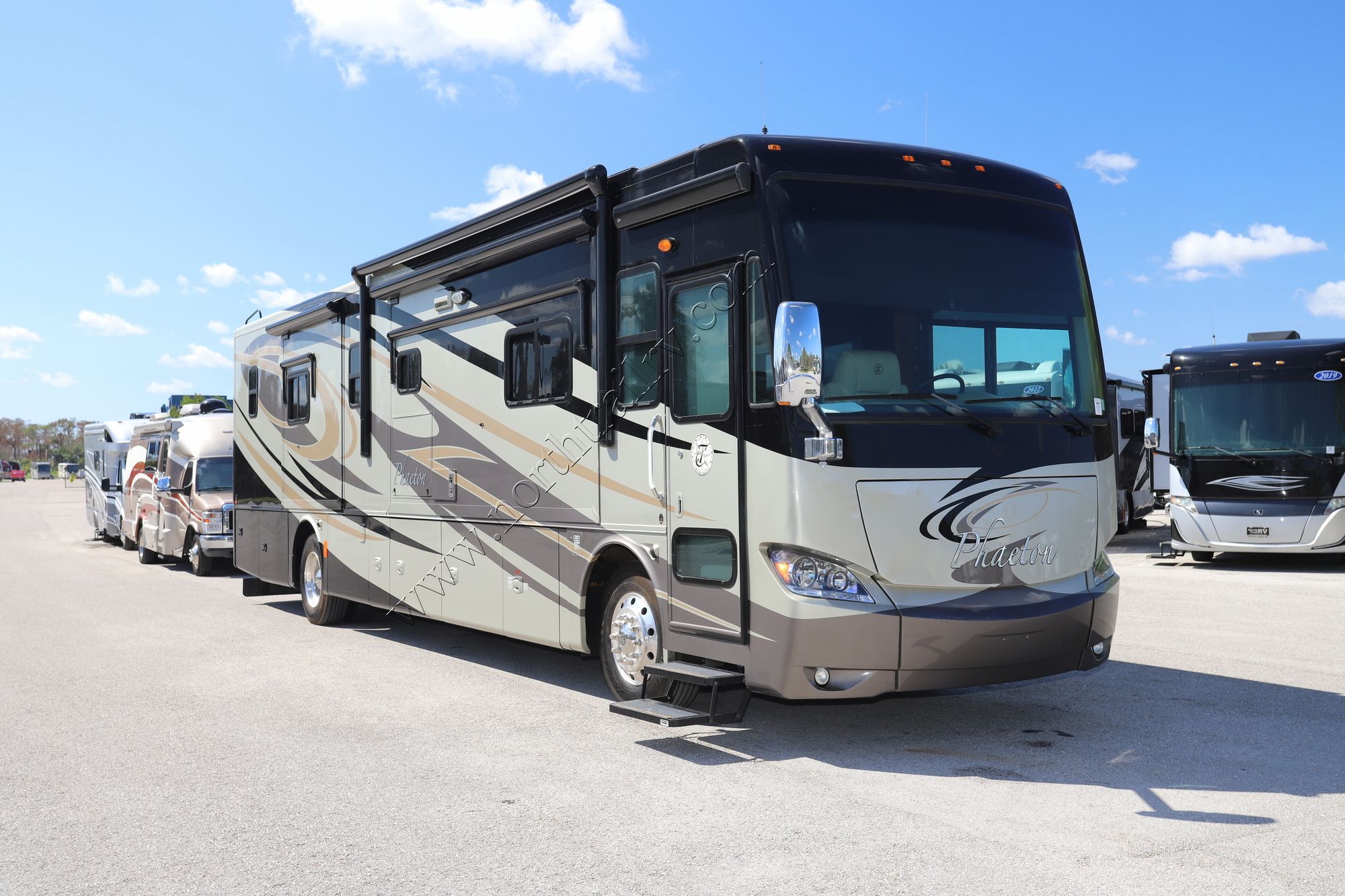 Used 2012 Tiffin Motor Homes Phaeton 40QBH Class A  For Sale