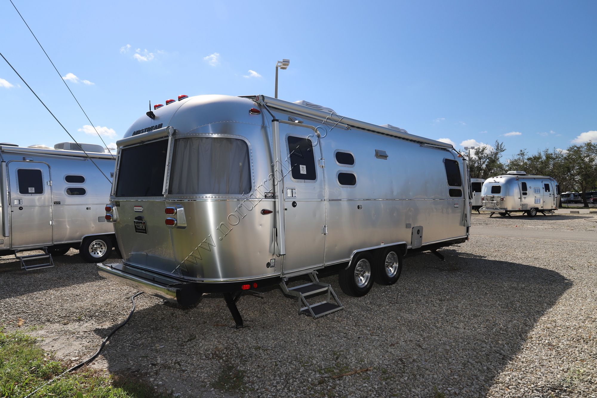 New 2023 Airstream International 27FB Travel Trailer  For Sale