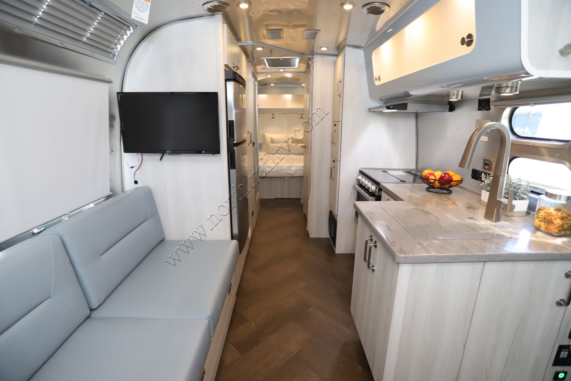 New 2023 Airstream International 27FB Travel Trailer  For Sale