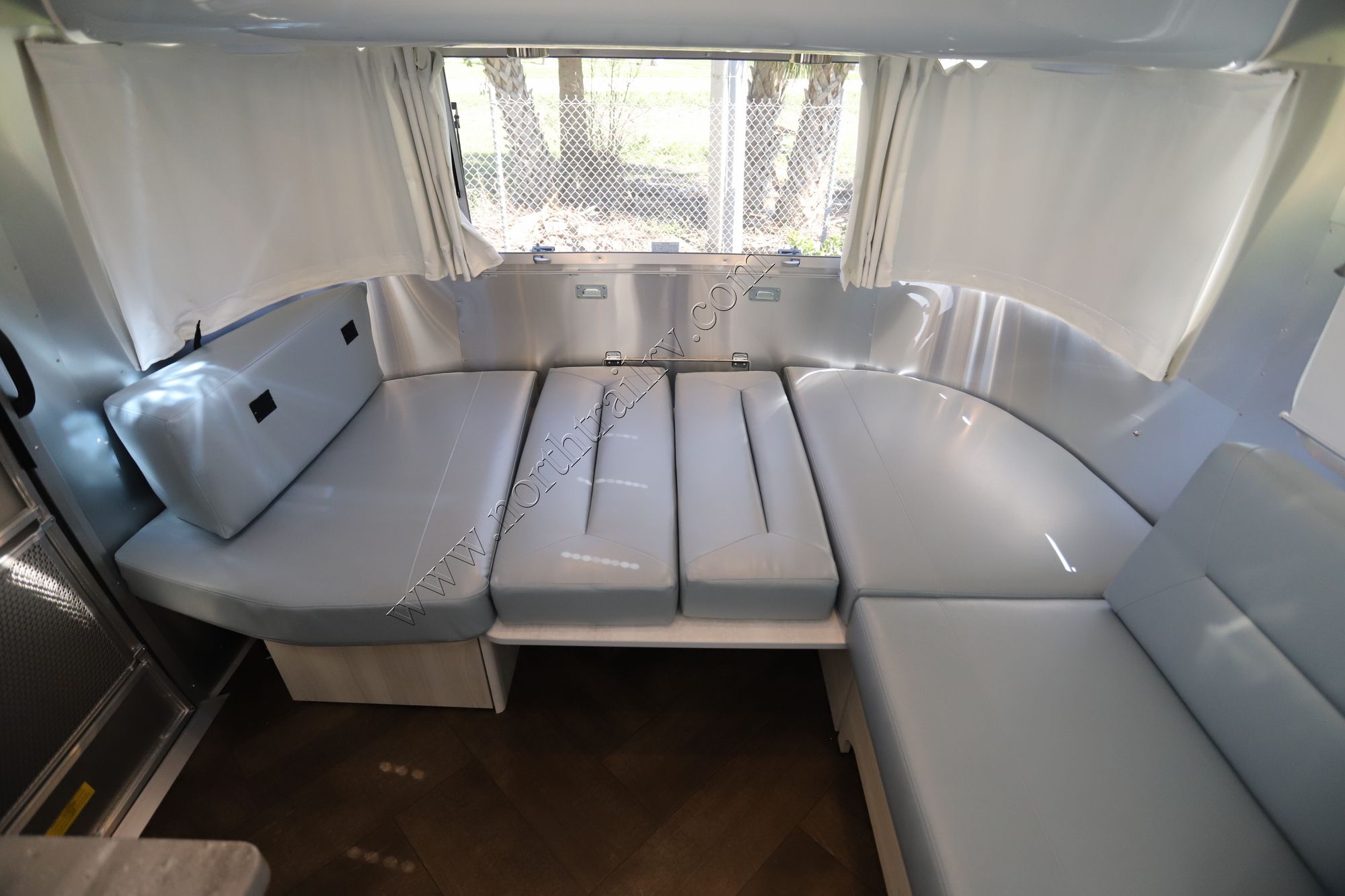 New 2023 Airstream International 27FB Travel Trailer  For Sale