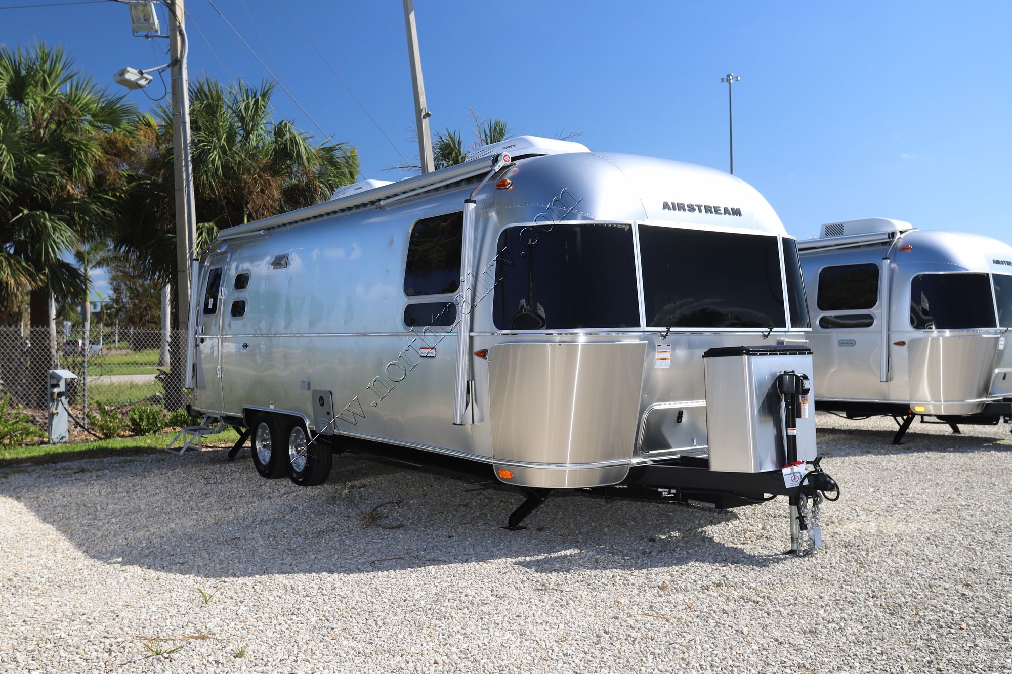 New 2023 Airstream International 27FB Travel Trailer  For Sale