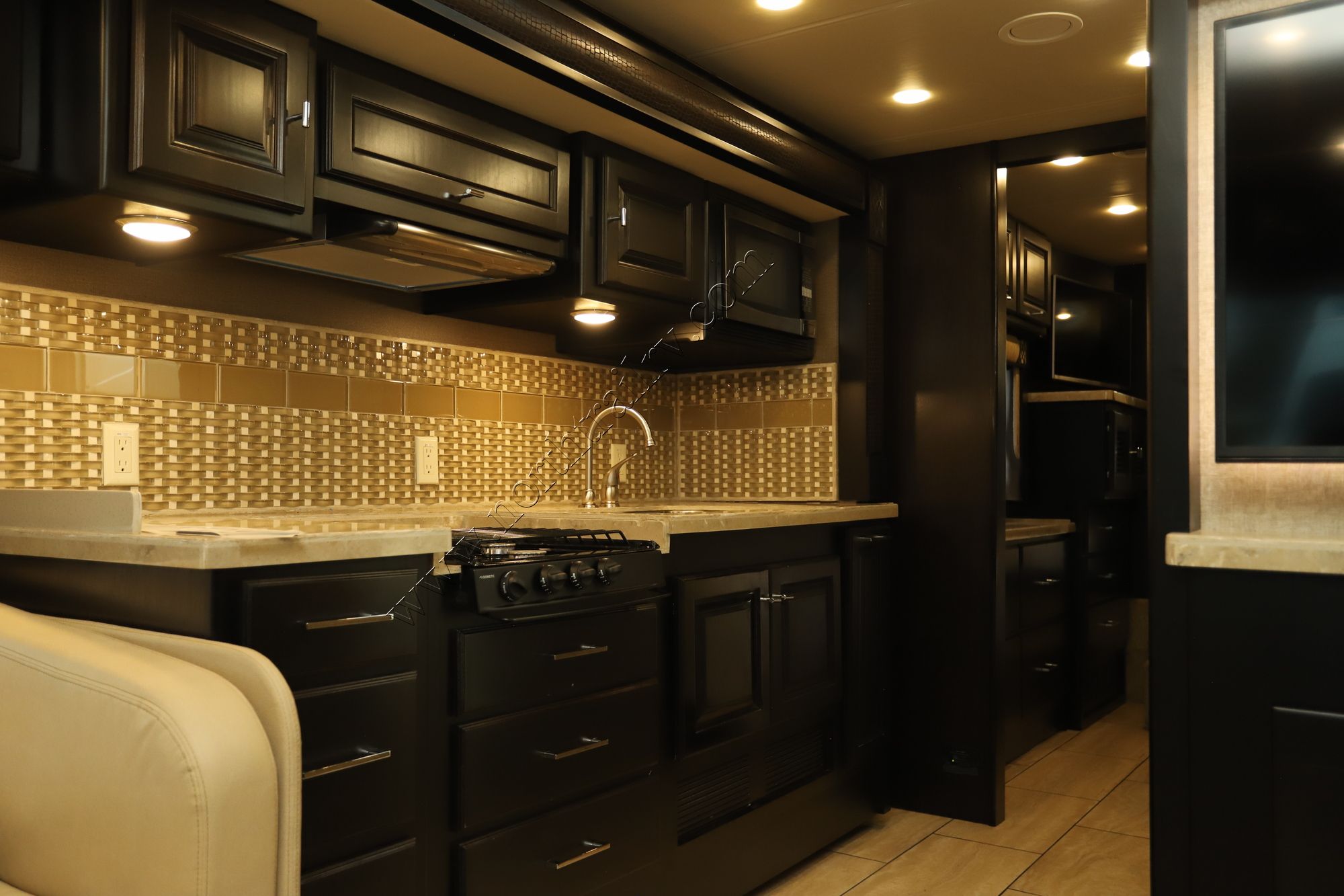 Used 2018 Tiffin Motor Homes Breeze 31BR Class A  For Sale