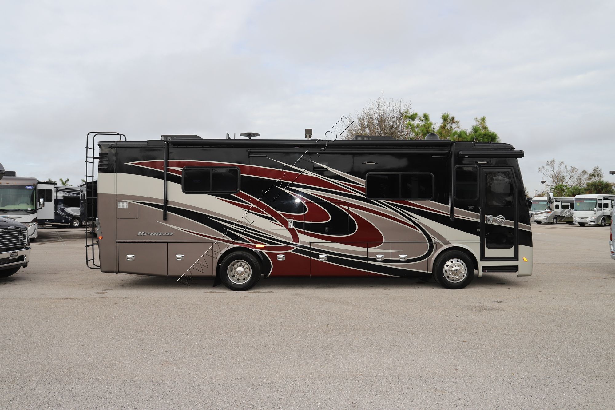 Used 2018 Tiffin Motor Homes Breeze 31BR Class A  For Sale