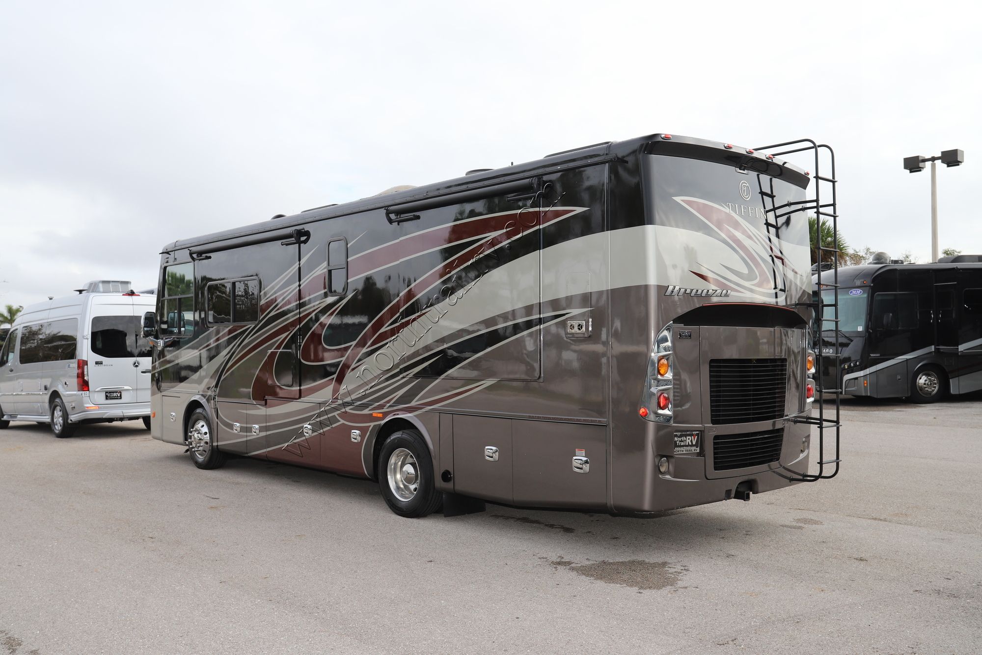 Used 2018 Tiffin Motor Homes Breeze 31BR Class A  For Sale