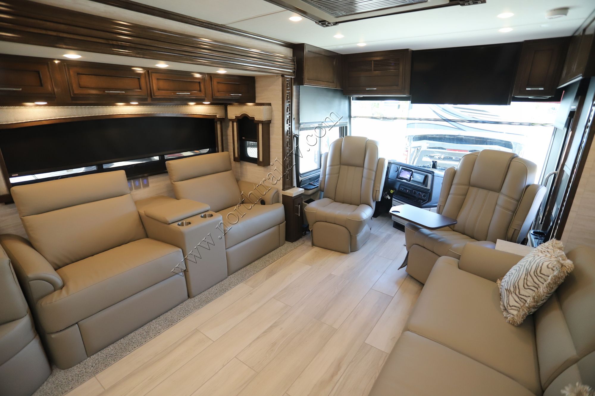 New 2023 Newmar Ventana 4369 Class A  For Sale