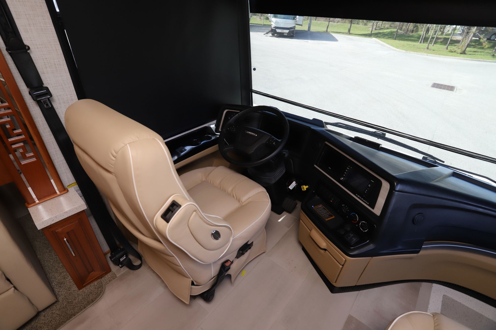 Used 2020 Newmar Ventana 3717 Class A  For Sale