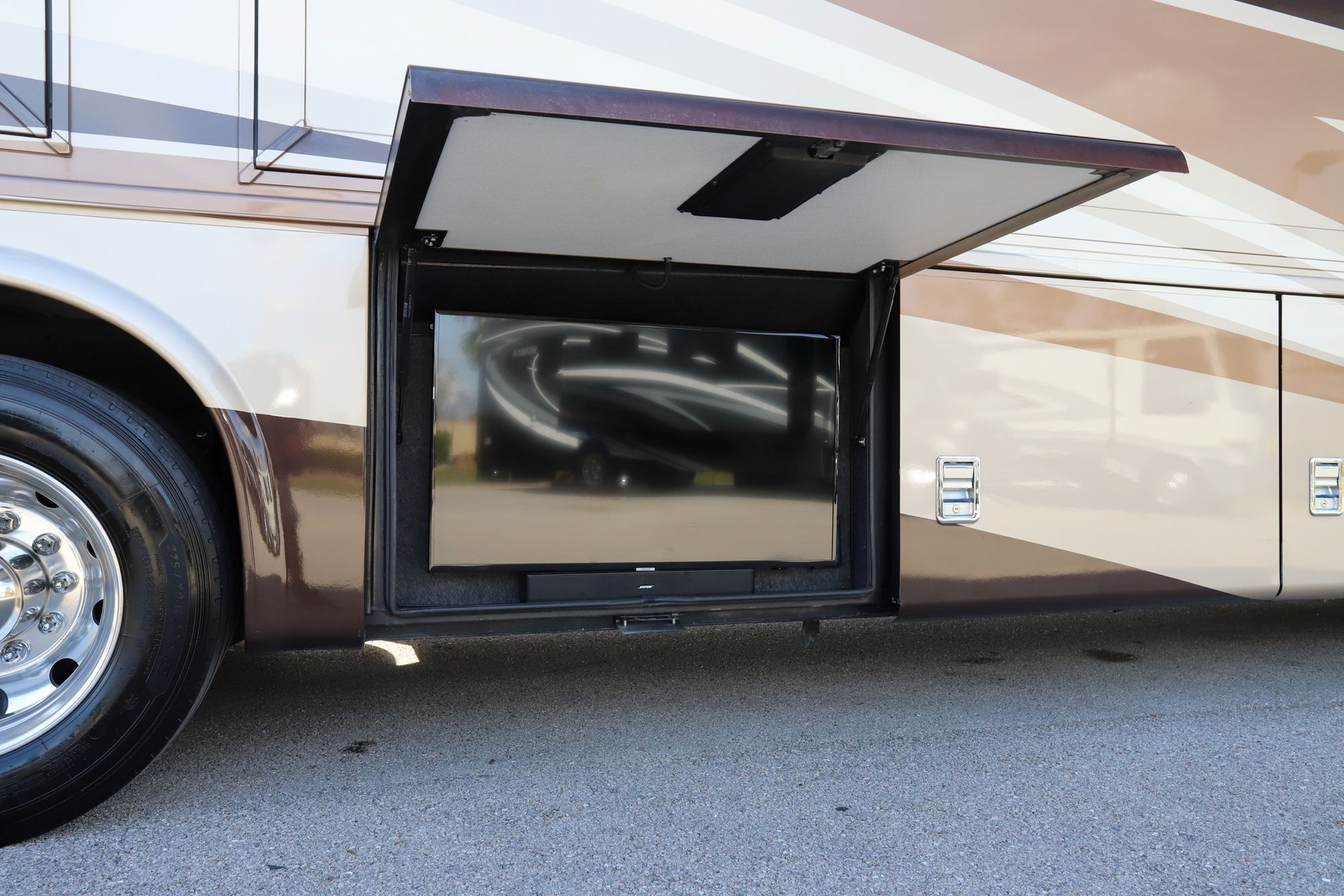 Used 2020 Newmar Ventana 3717 Class A  For Sale