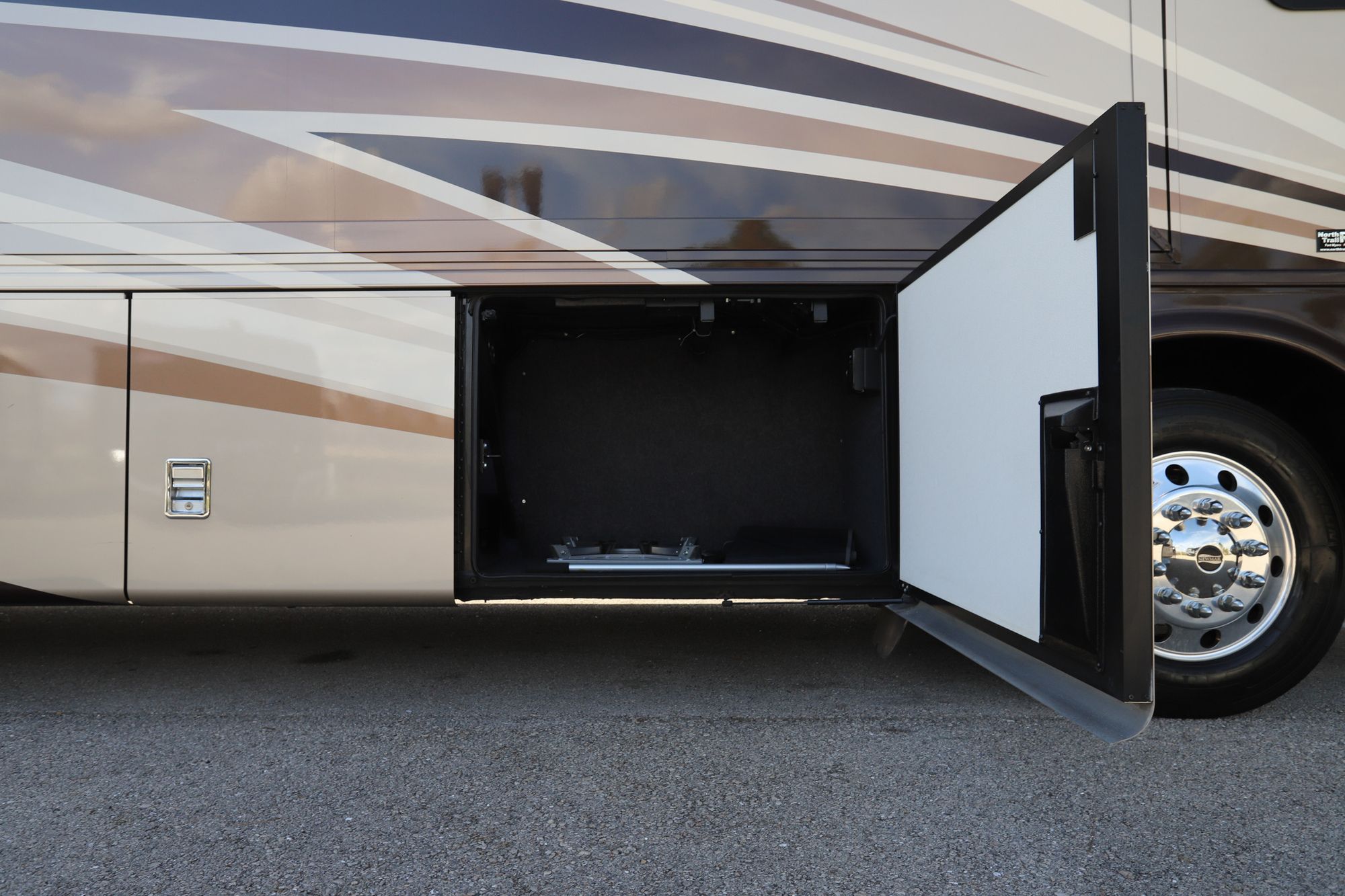 Used 2020 Newmar Ventana 3717 Class A  For Sale