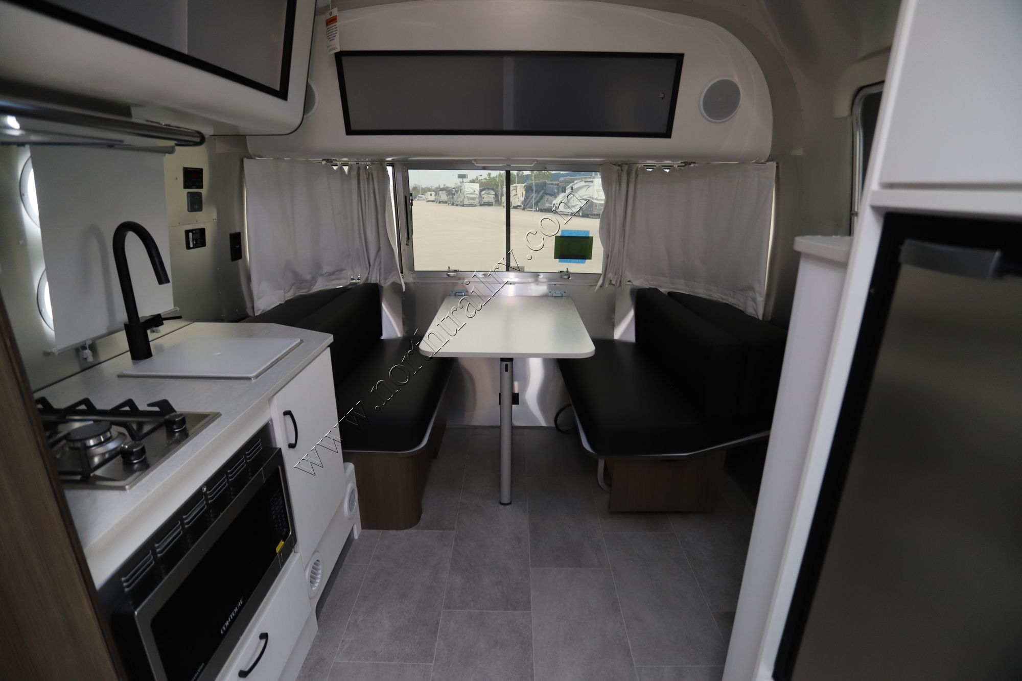 New 2023 Airstream Caravel 19CB Travel Trailer  For Sale