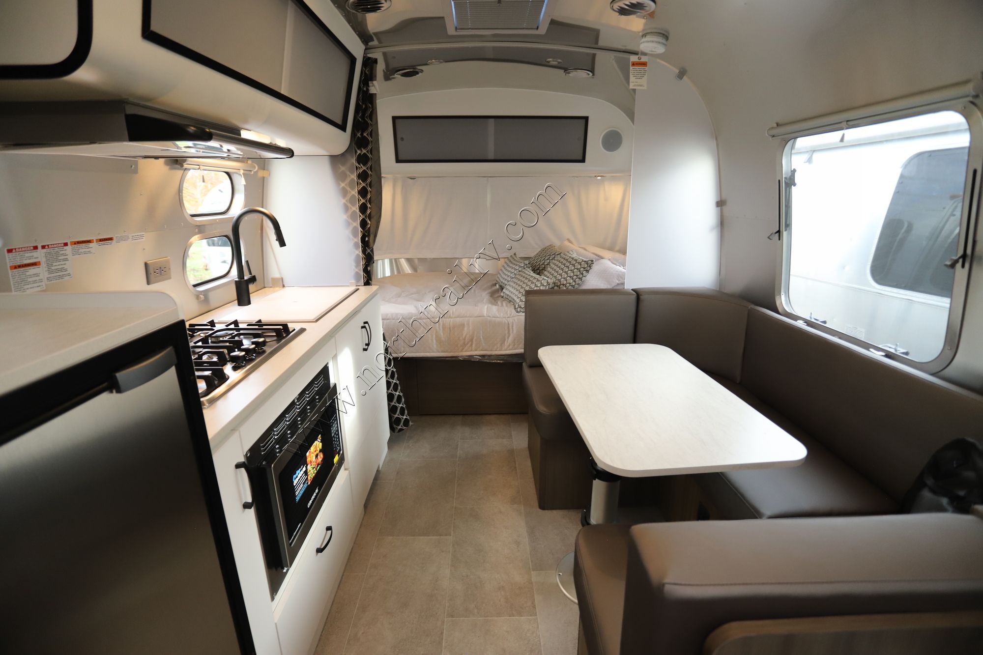 2023 Airstream Caravel 22FB Travel Trailer New  For Sale