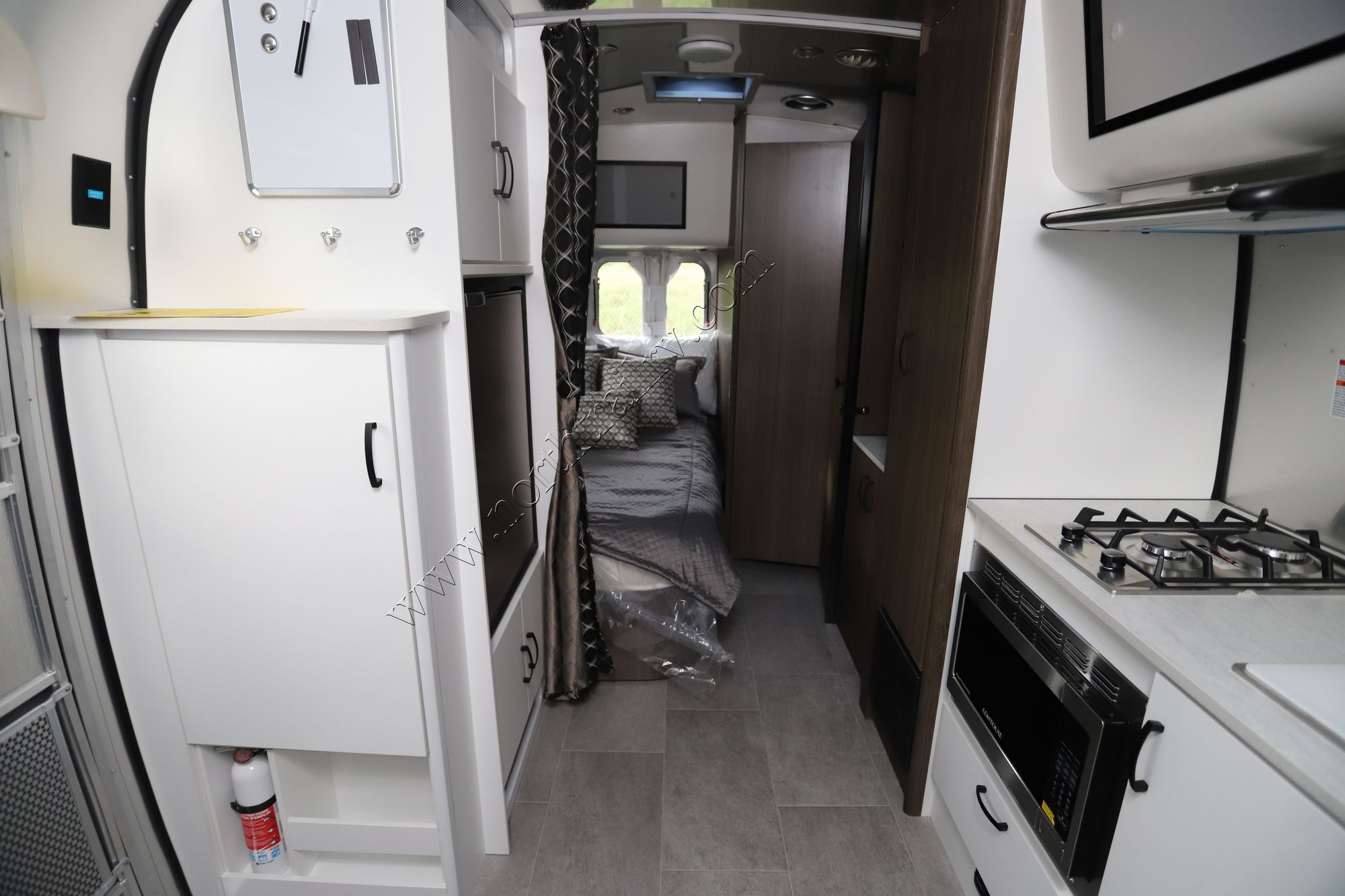 New 2023 Airstream Caravel 19CB Travel Trailer  For Sale