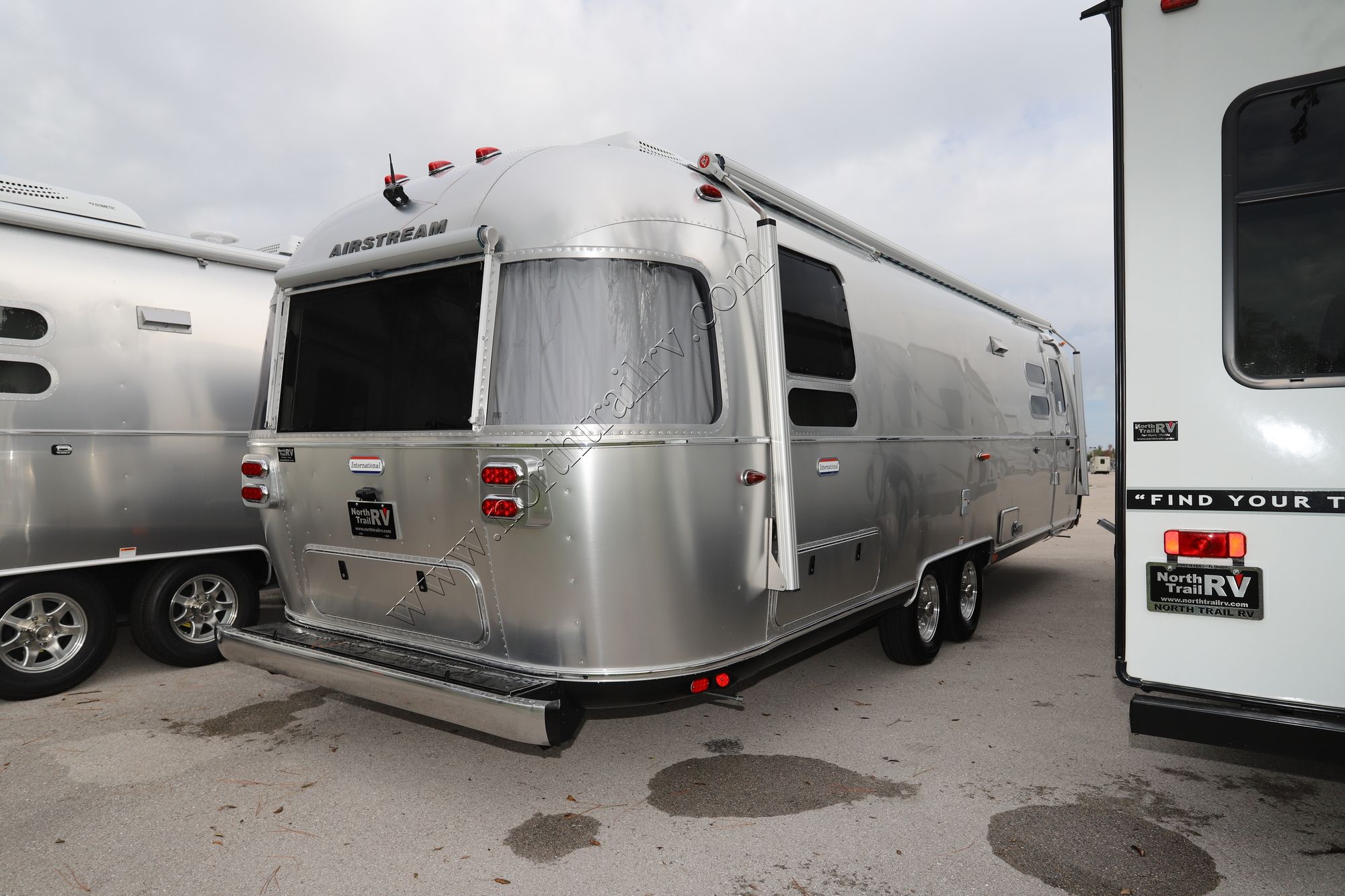 New 2023 Airstream International 30RB Travel Trailer  For Sale