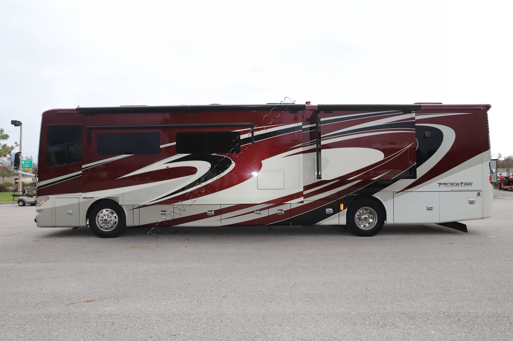 Used 2015 Tiffin Motor Homes Phaeton 40QBH Class A  For Sale