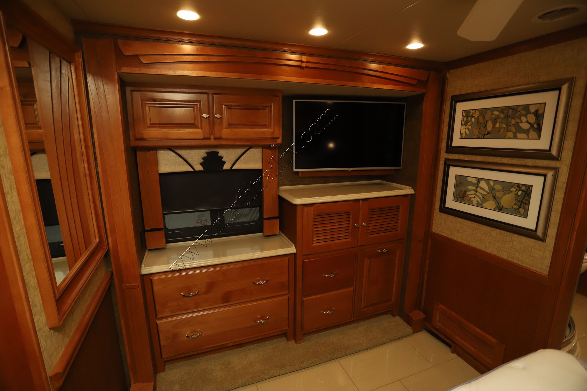 Used 2015 Tiffin Motor Homes Phaeton 40QBH Class A  For Sale