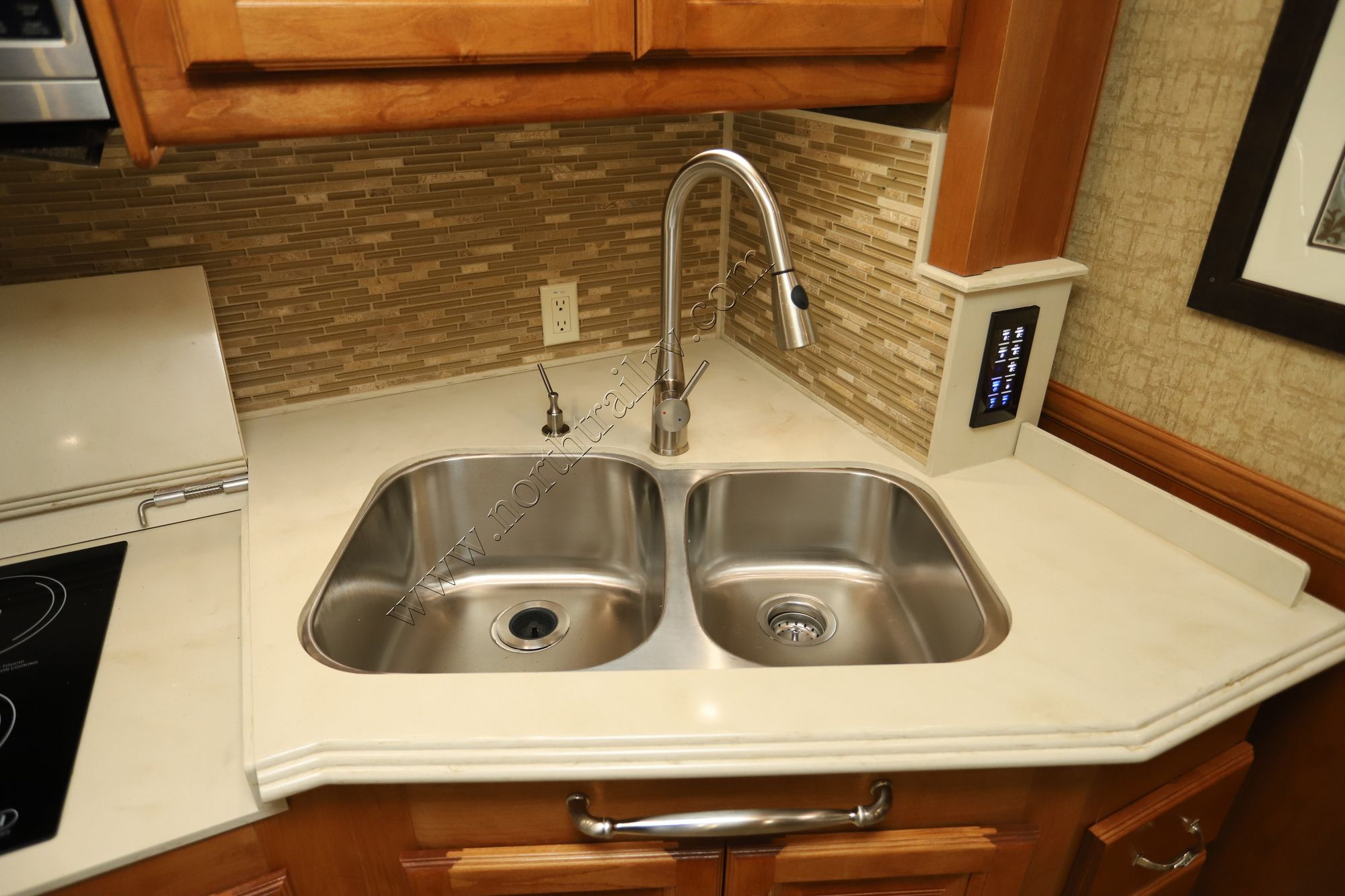 Used 2015 Tiffin Motor Homes Phaeton 40QBH Class A  For Sale