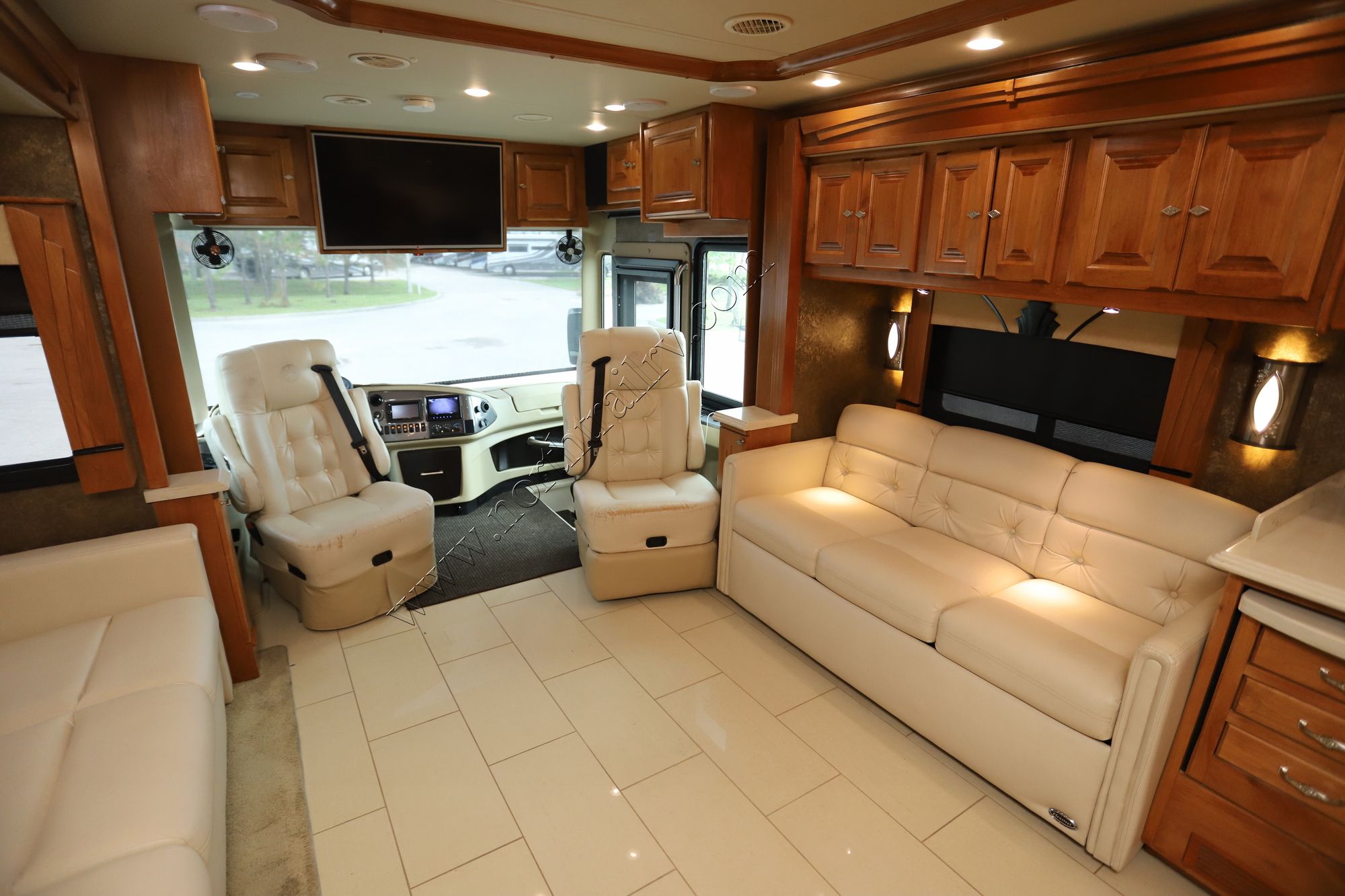 Used 2015 Tiffin Motor Homes Phaeton 40QBH Class A  For Sale