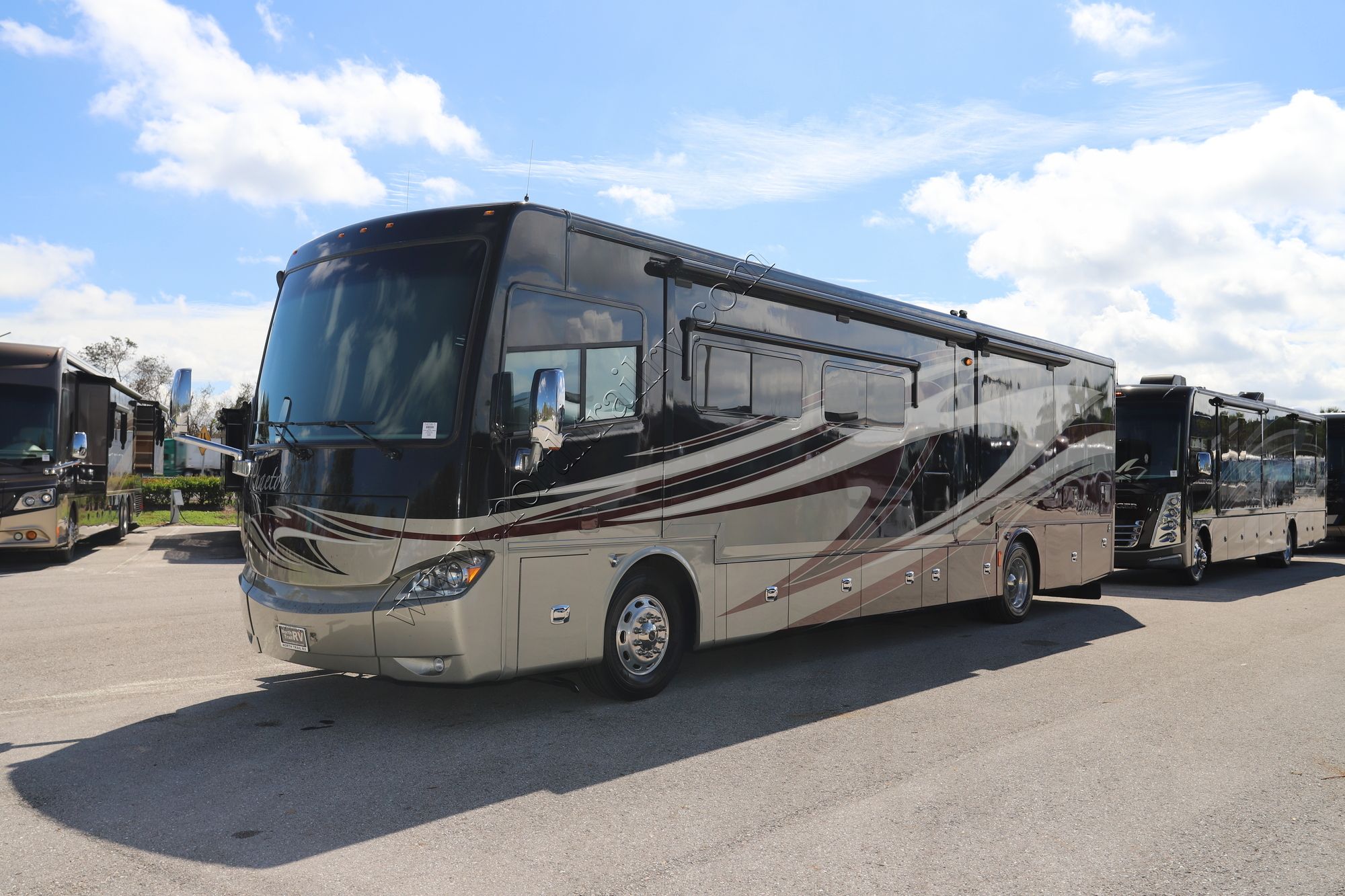 Used 2014 Tiffin Motor Homes Phaeton 40QBH Class A  For Sale