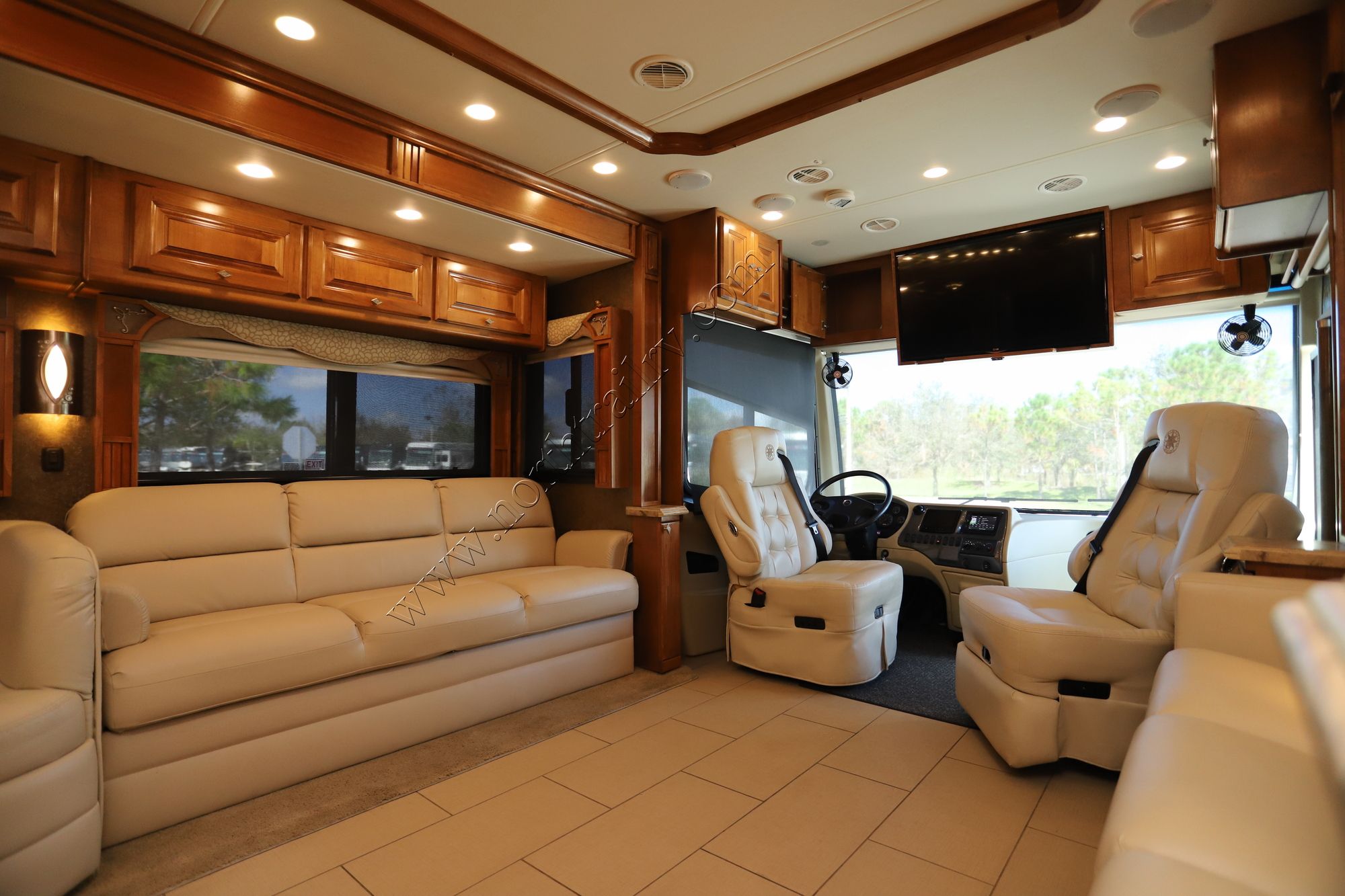 Used 2014 Tiffin Motor Homes Phaeton 40QBH Class A  For Sale