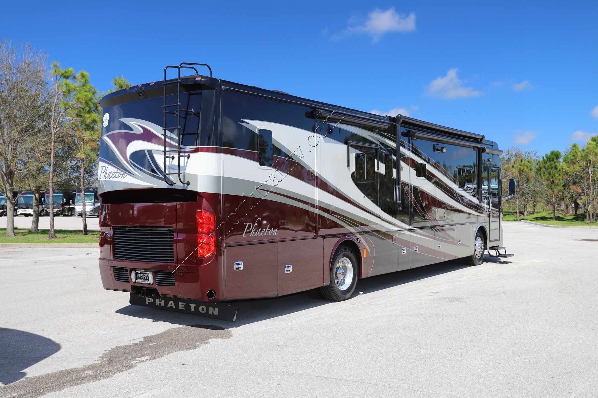 Used 2014 Tiffin Motor Homes Phaeton 40QBH Class A  For Sale