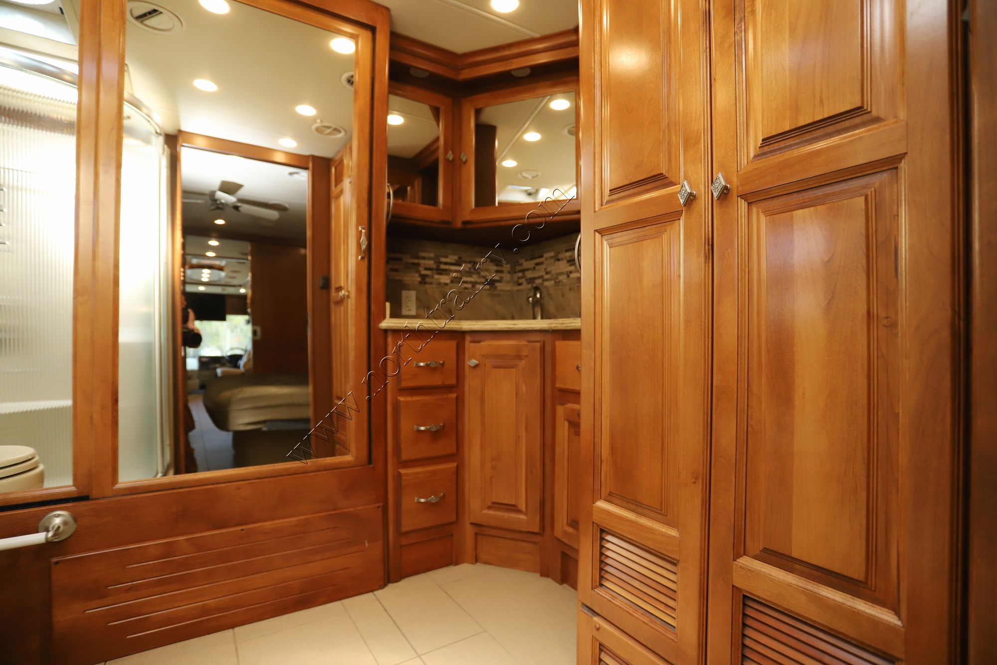 Used 2014 Tiffin Motor Homes Phaeton 40QBH Class A  For Sale