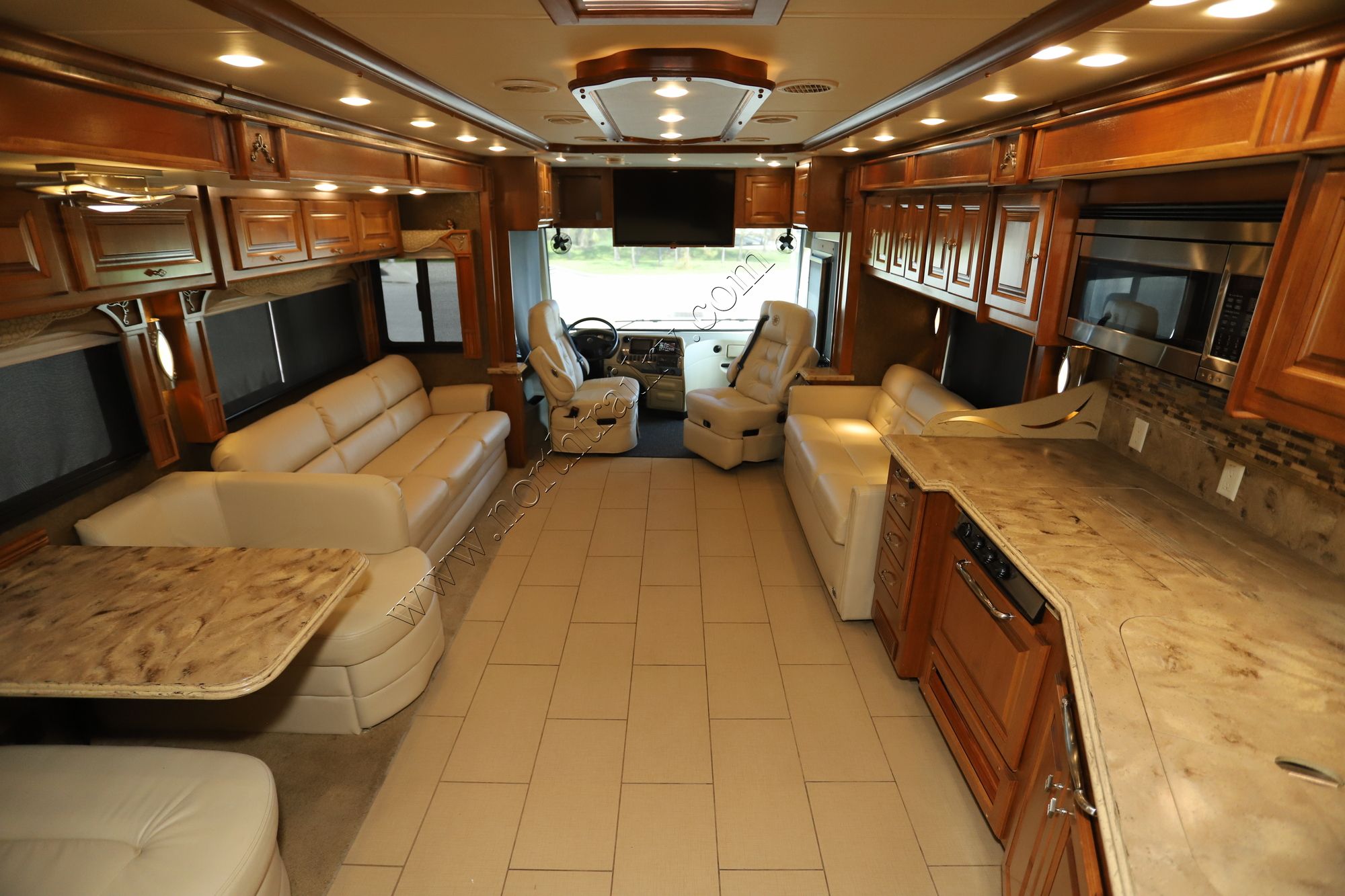 Used 2014 Tiffin Motor Homes Phaeton 40QBH Class A  For Sale