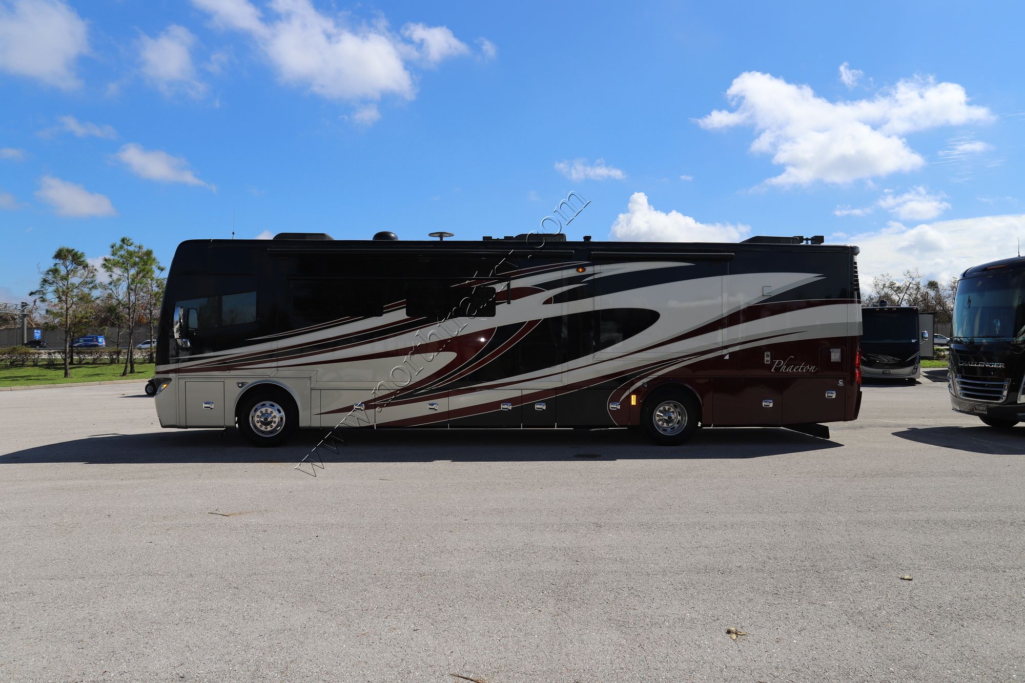 Used 2014 Tiffin Motor Homes Phaeton 40QBH Class A  For Sale