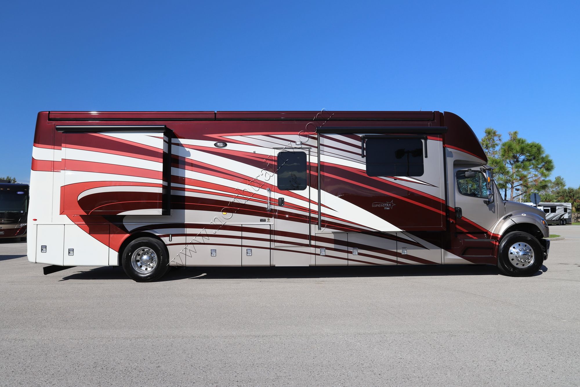 New 2022 Newmar Super Star 4061 Super C  For Sale