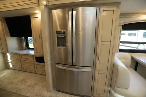 2023 Newmar Ventana 4037