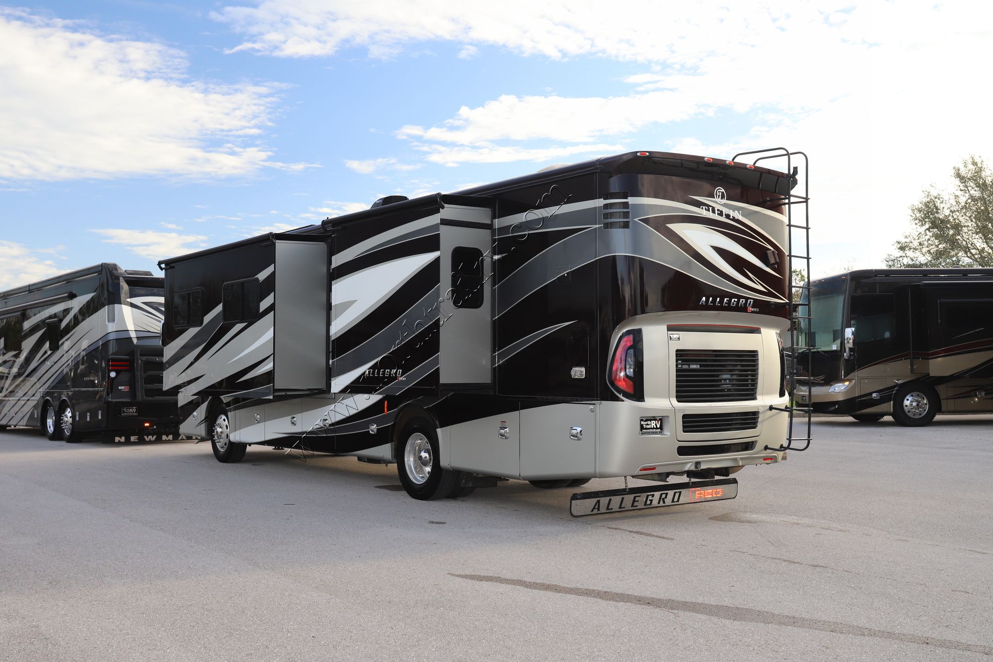 Used 2019 Tiffin Motor Homes Allegro Red 37BA Class A  For Sale